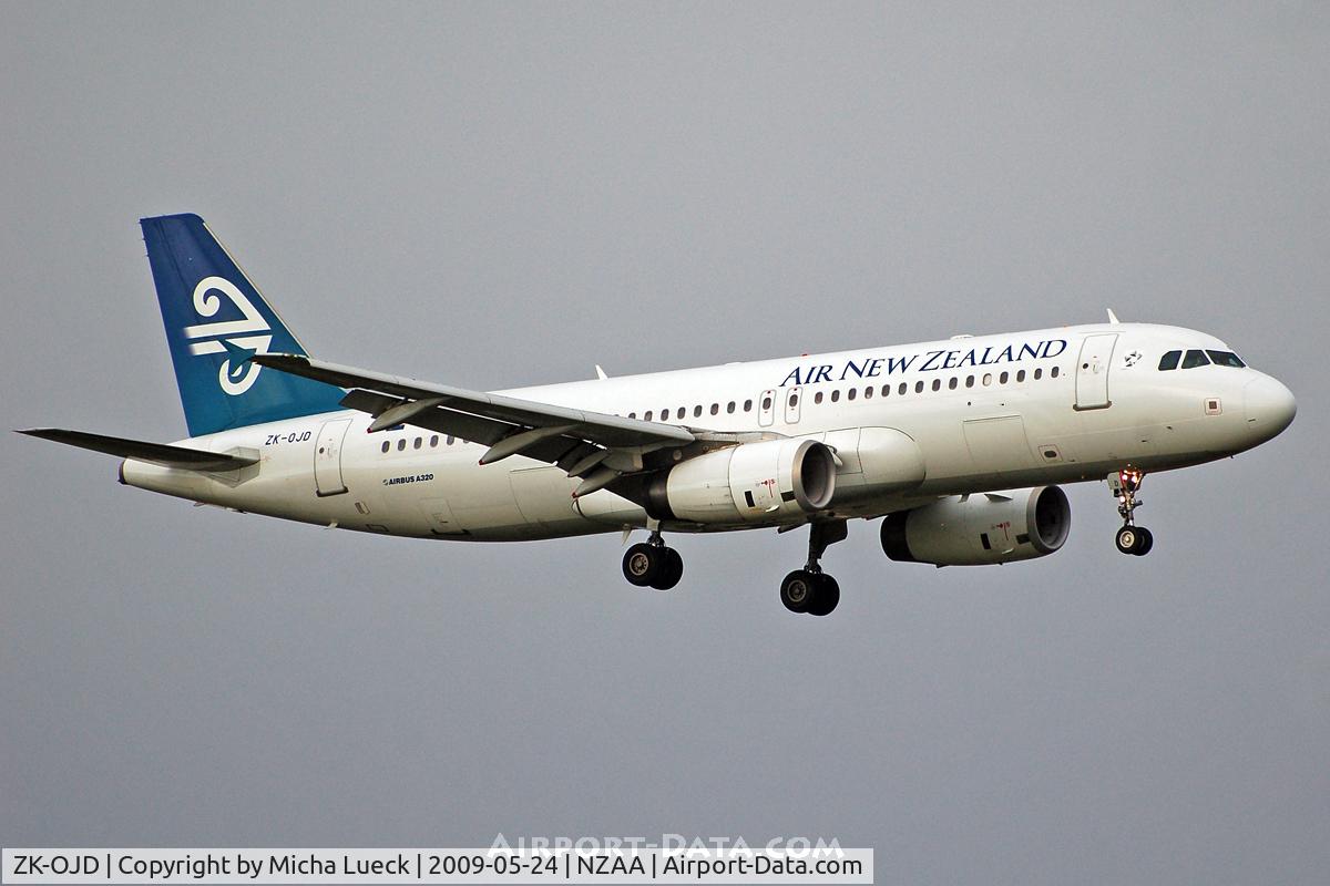 ZK-OJD, 2003 Airbus A320-232 C/N 2130, On finals