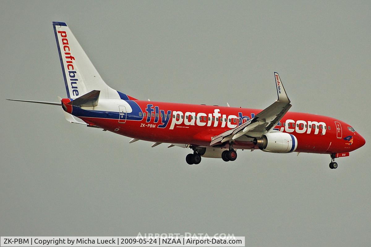 ZK-PBM, 2008 Boeing 737-8FE C/N 36601, On finals in the rain