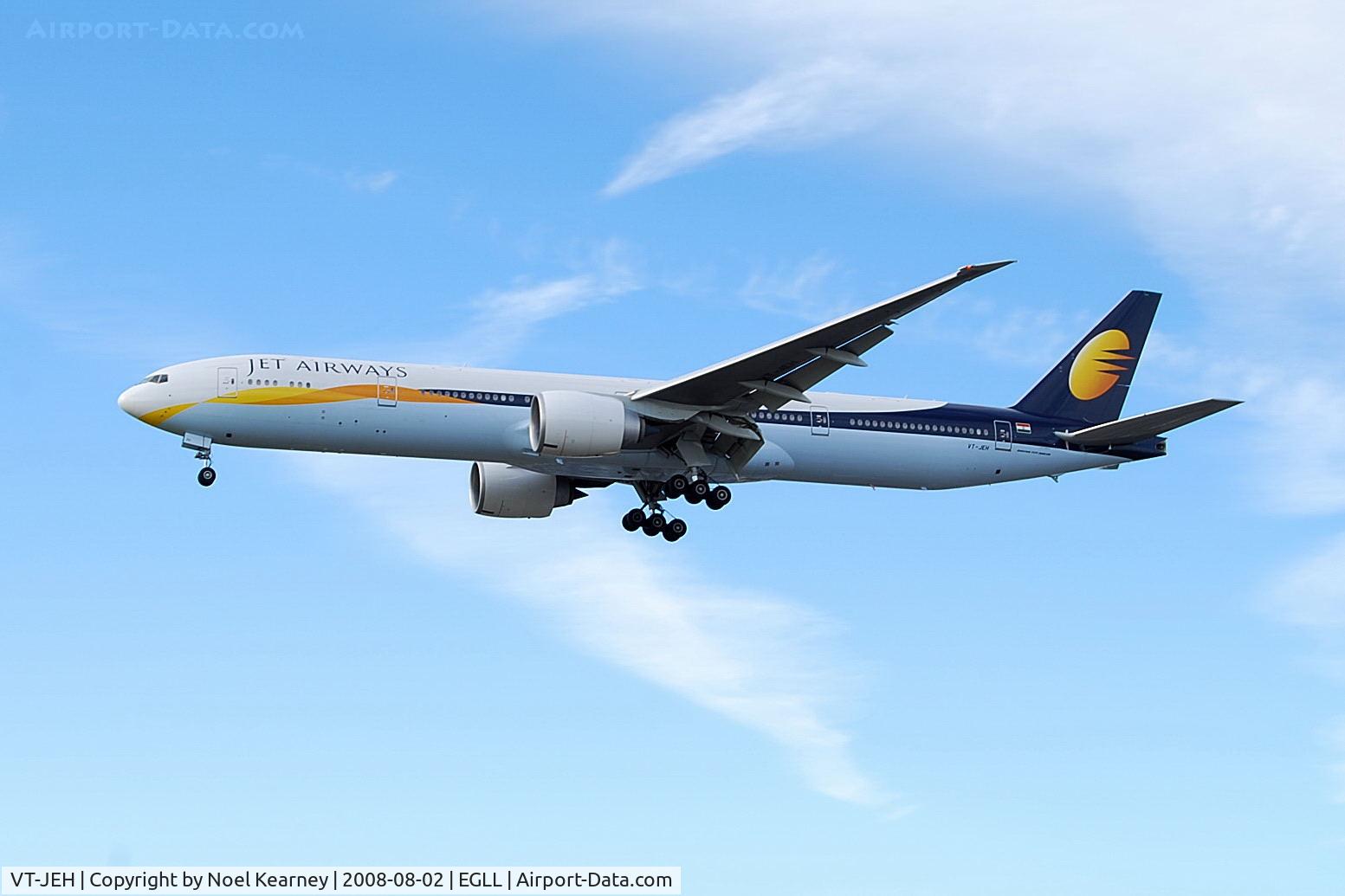 VT-JEH, 2007 Boeing 777-35R/ER C/N 35166, Landing Rwy 27R