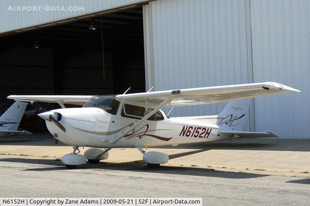 N6152H, 2008 Cessna 172S C/N 172S10691, At Aero Valley (Nortwest Regional)