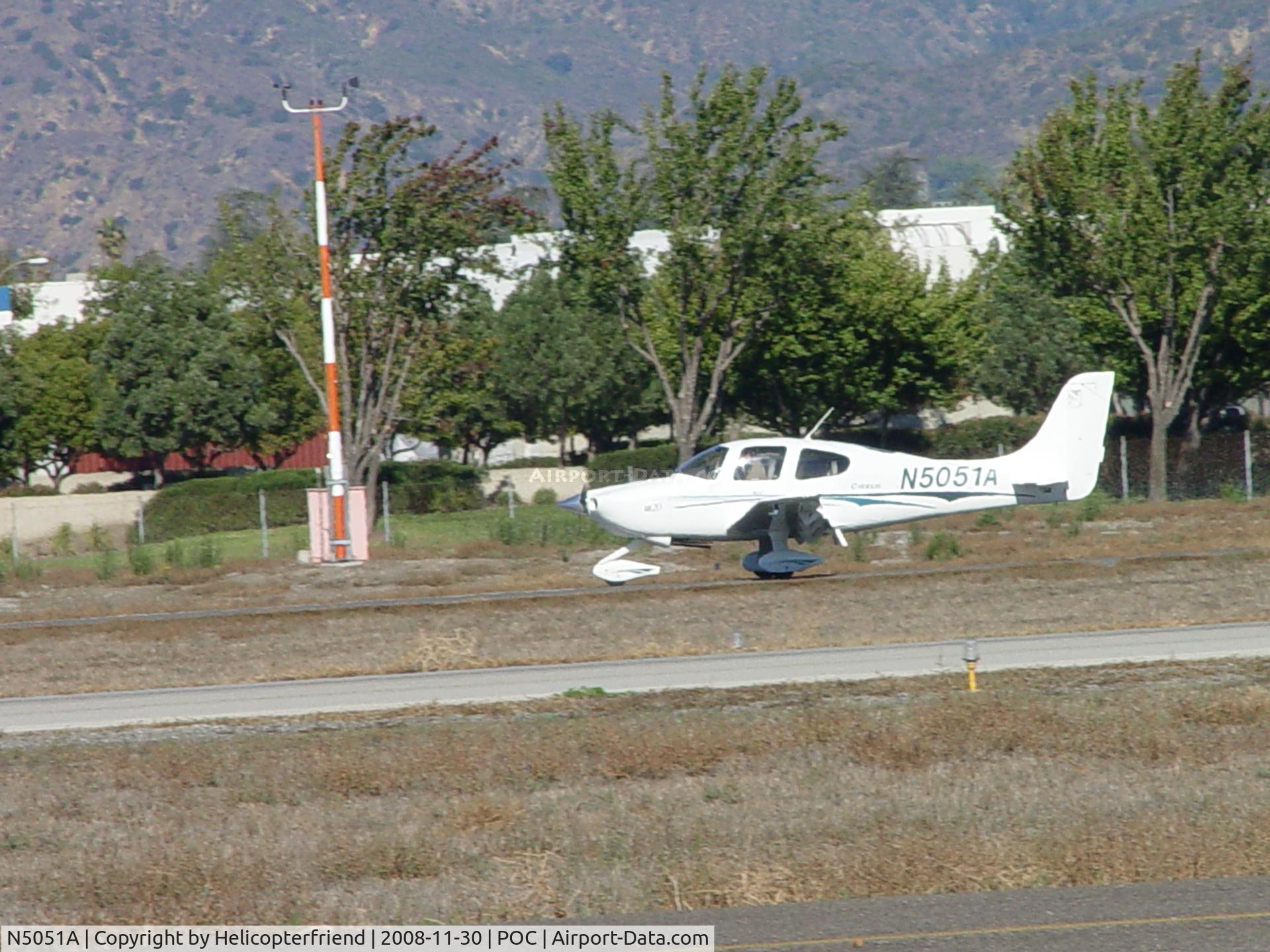 N5051A, 2004 Cirrus SR20 C/N 1419, Landing on 26R at Brackett