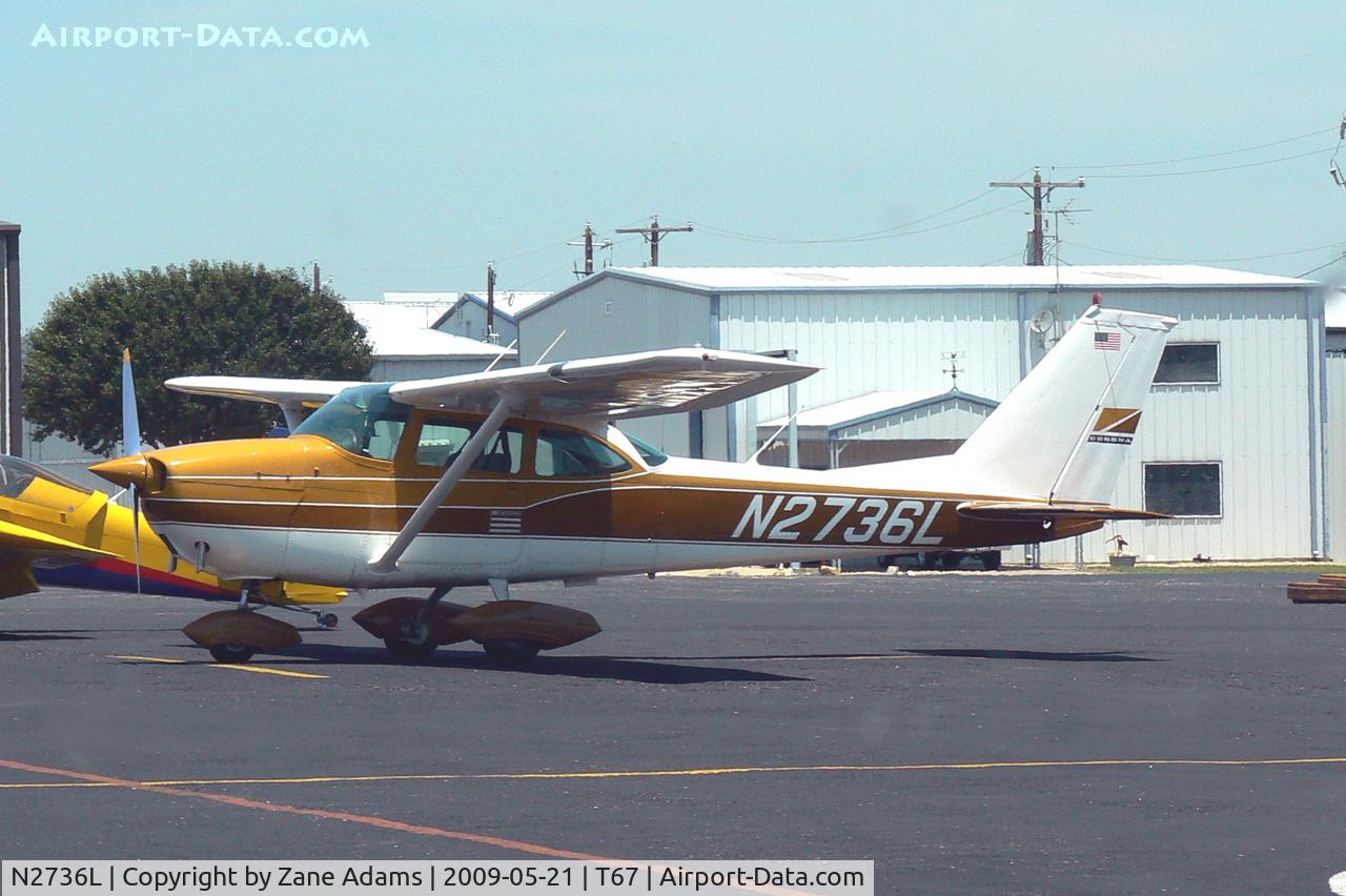 N2736L, 1967 Cessna 172H C/N 17255936, At Hicks Field