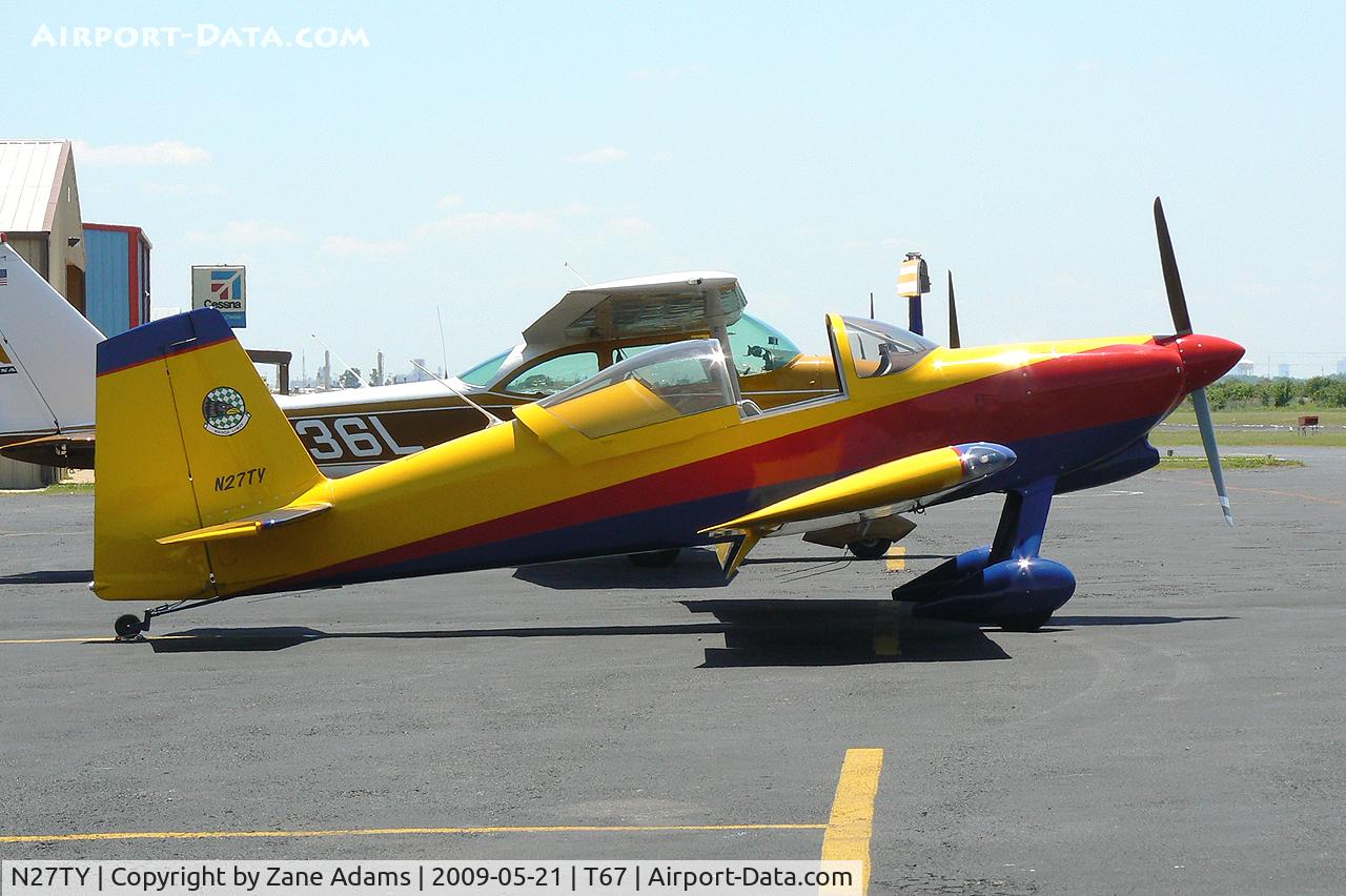 N27TY, 2005 Vans RV-7 C/N 70965, At Hicks Field