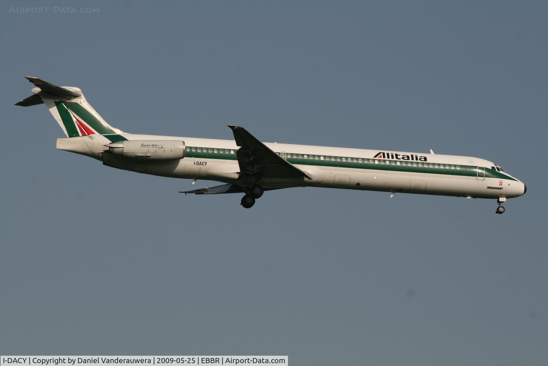 I-DACY, 1991 McDonnell Douglas MD-82 (DC-9-82) C/N 53059, flight AZ148 is descending to rwy 02