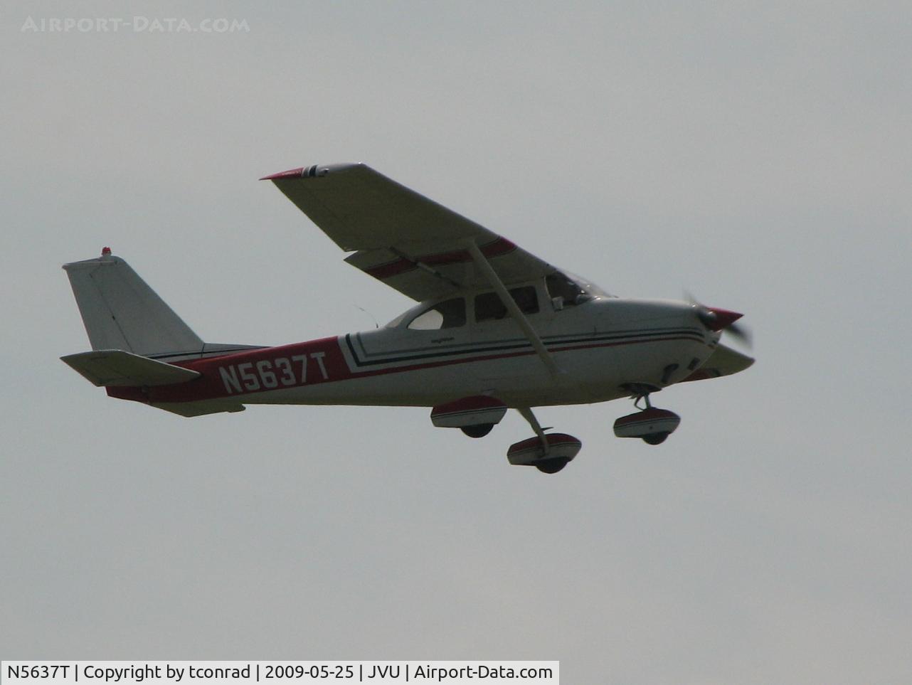 N5637T, 1964 Cessna 172E C/N 17251537, at Queen City