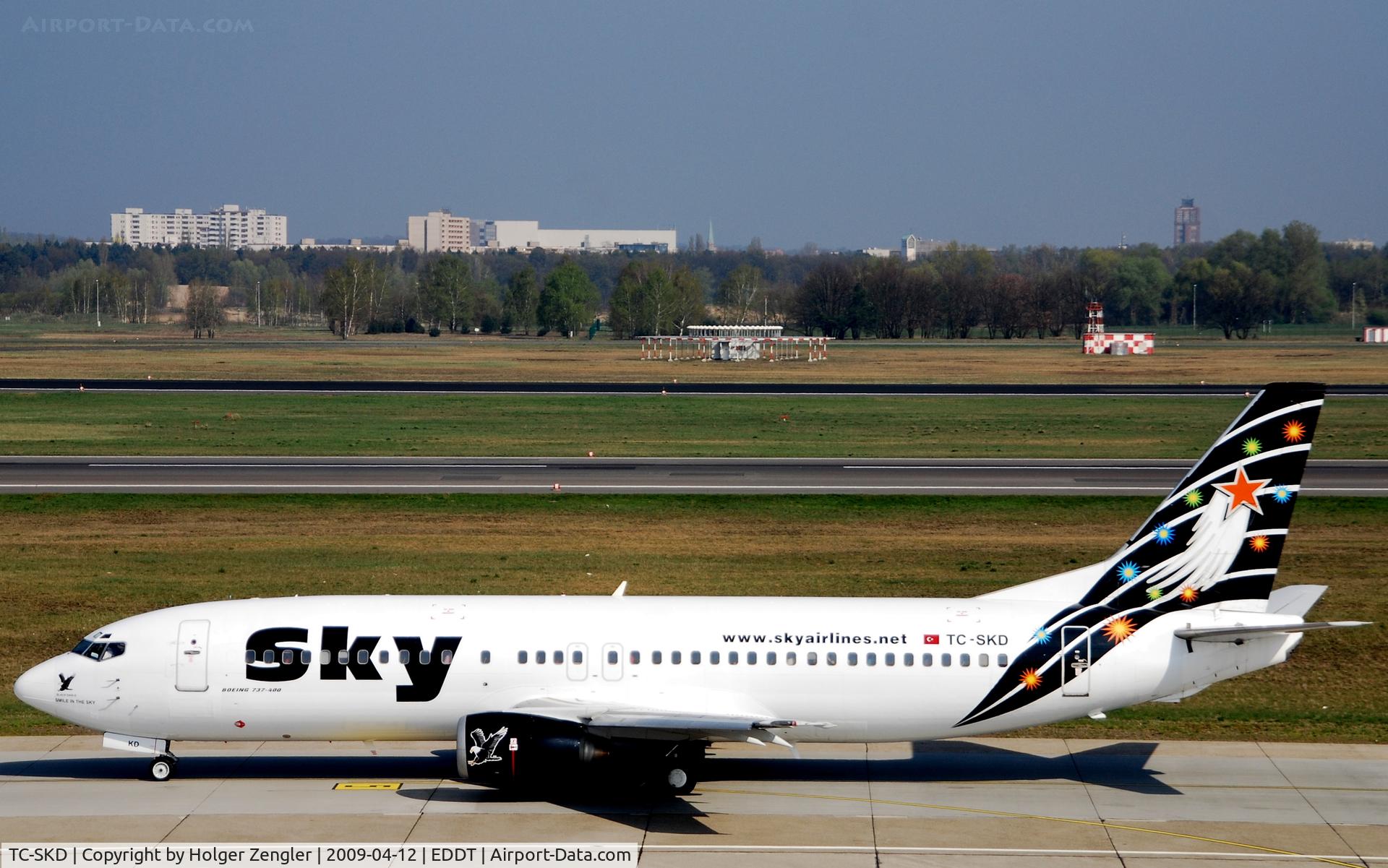 TC-SKD, 1992 Boeing 737-4Q8 C/N 25372, Pushed out for take off to Antalya