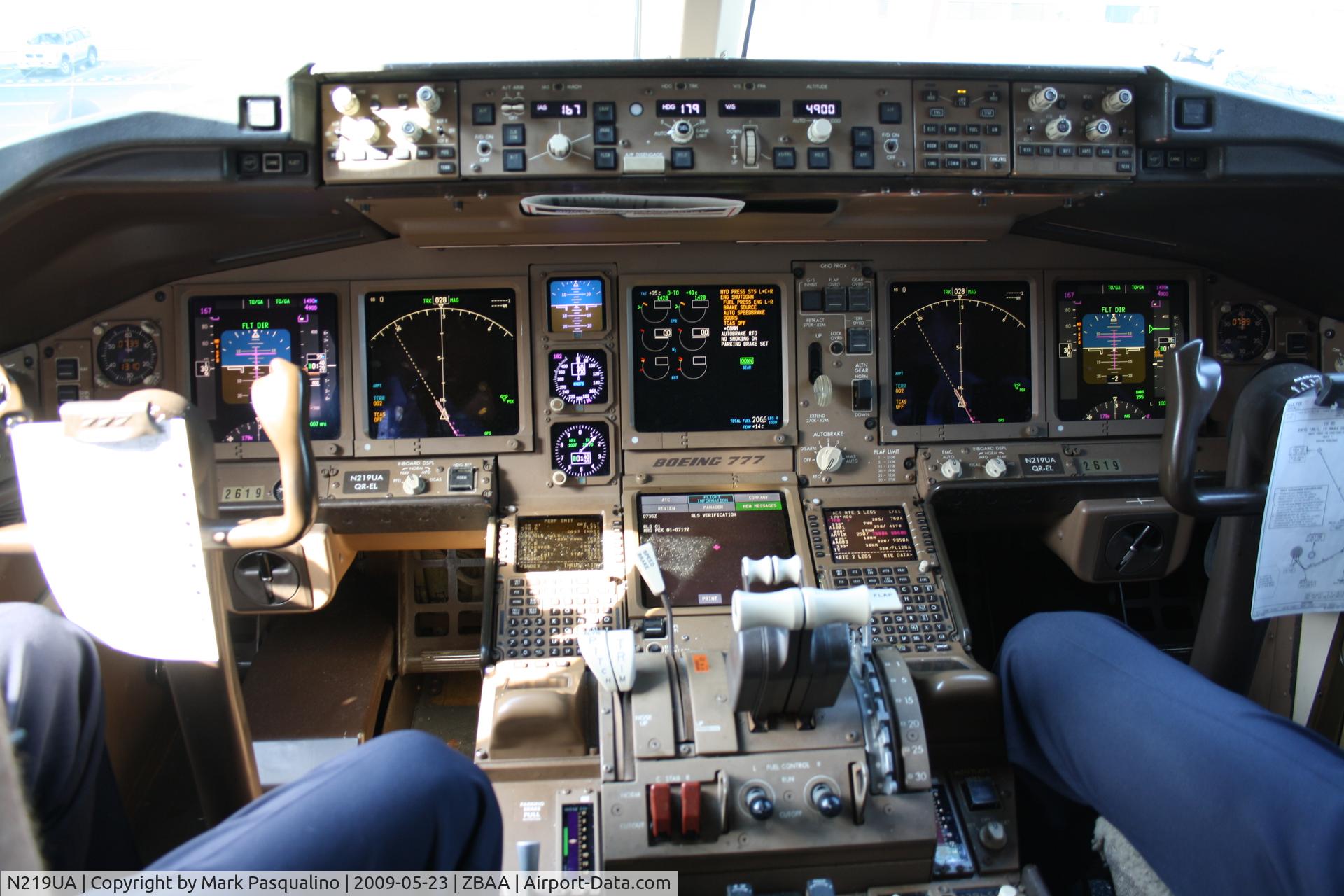 N219UA, 2001 Boeing 777-222 C/N 30551, Boeing 777-200
