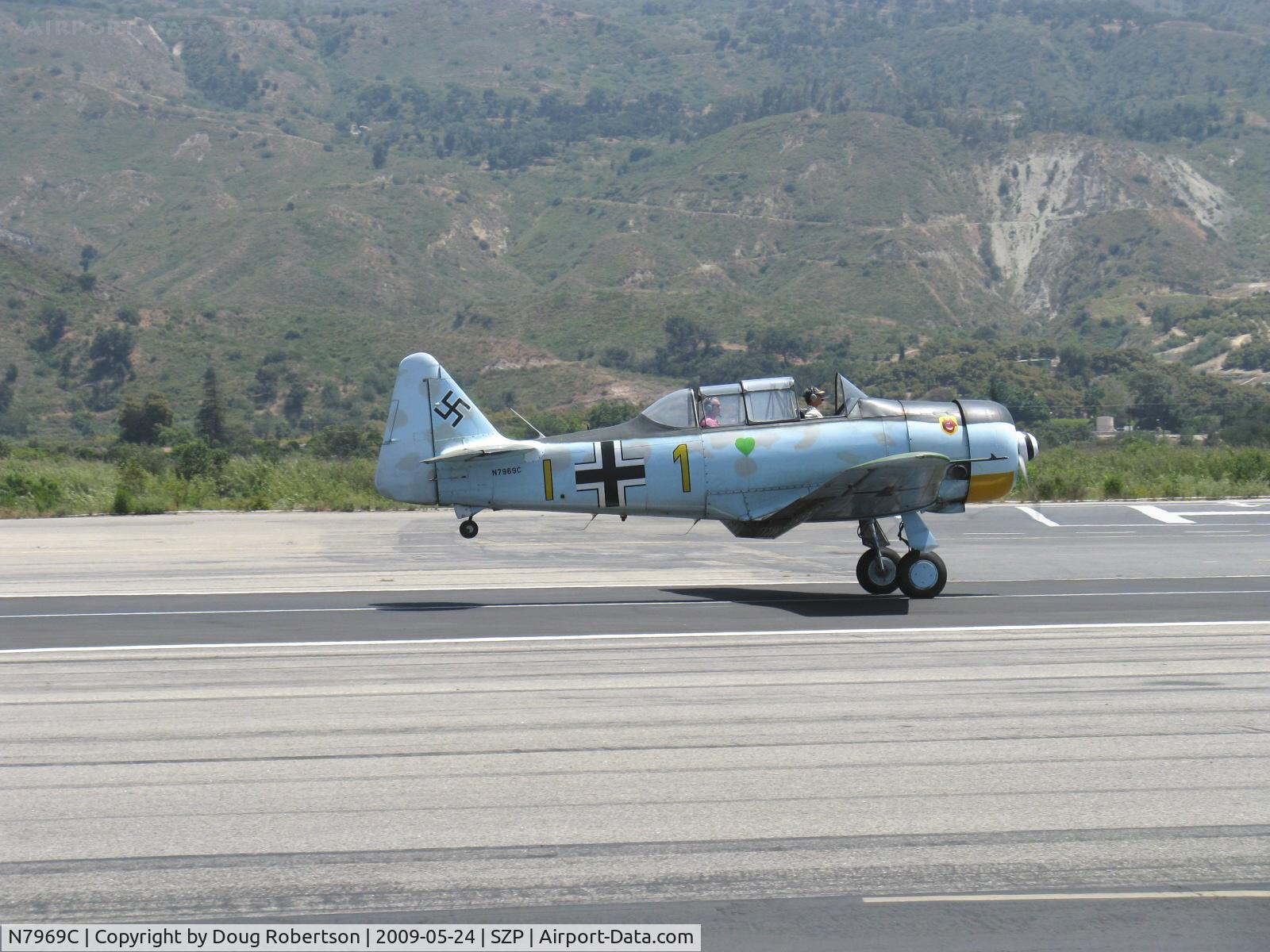 N7969C, North American SNJ-5 Texan Texan C/N 43974, North American SNJ-5 of the Condor Squadron, P&W R-1340 AN-1 600 Hp, landing roll Rwy 22