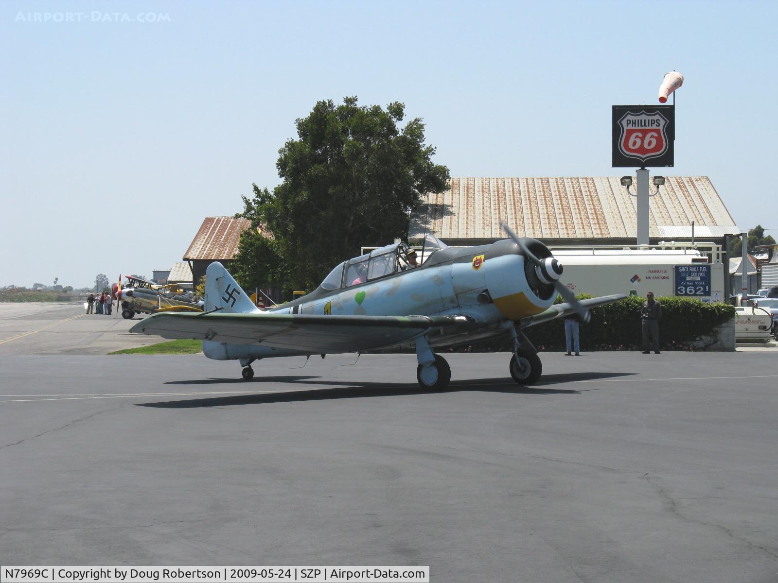 N7969C, North American SNJ-5 Texan Texan C/N 43974, North American SNJ-5 of the Condor Squadron, P&W R-1340 AN-1 600 Hp, taxi