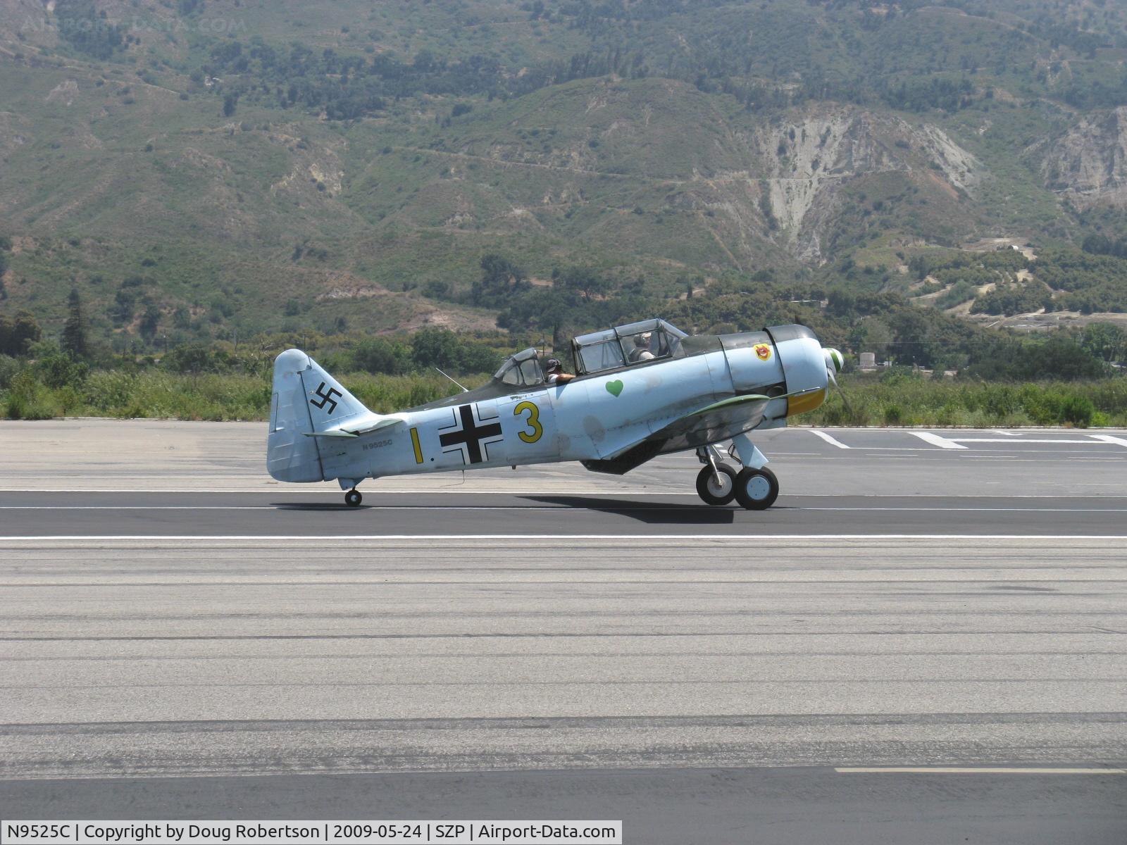 N9525C, North American AT-6C Texan C/N 88-12407, North American AT-6C TEXAN of The Condor Squadron, P&W R-1340 600 Hp, landing roll Rwy 22
