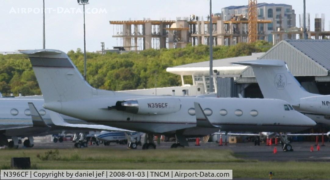 N396CF, 1970 Grumman G-1159 Gulfstream II C/N 096, park at the ramp