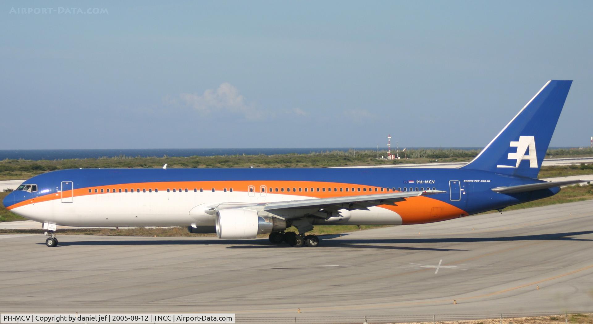 PH-MCV, 1995 Boeing 767-31A C/N 27619, taking off
