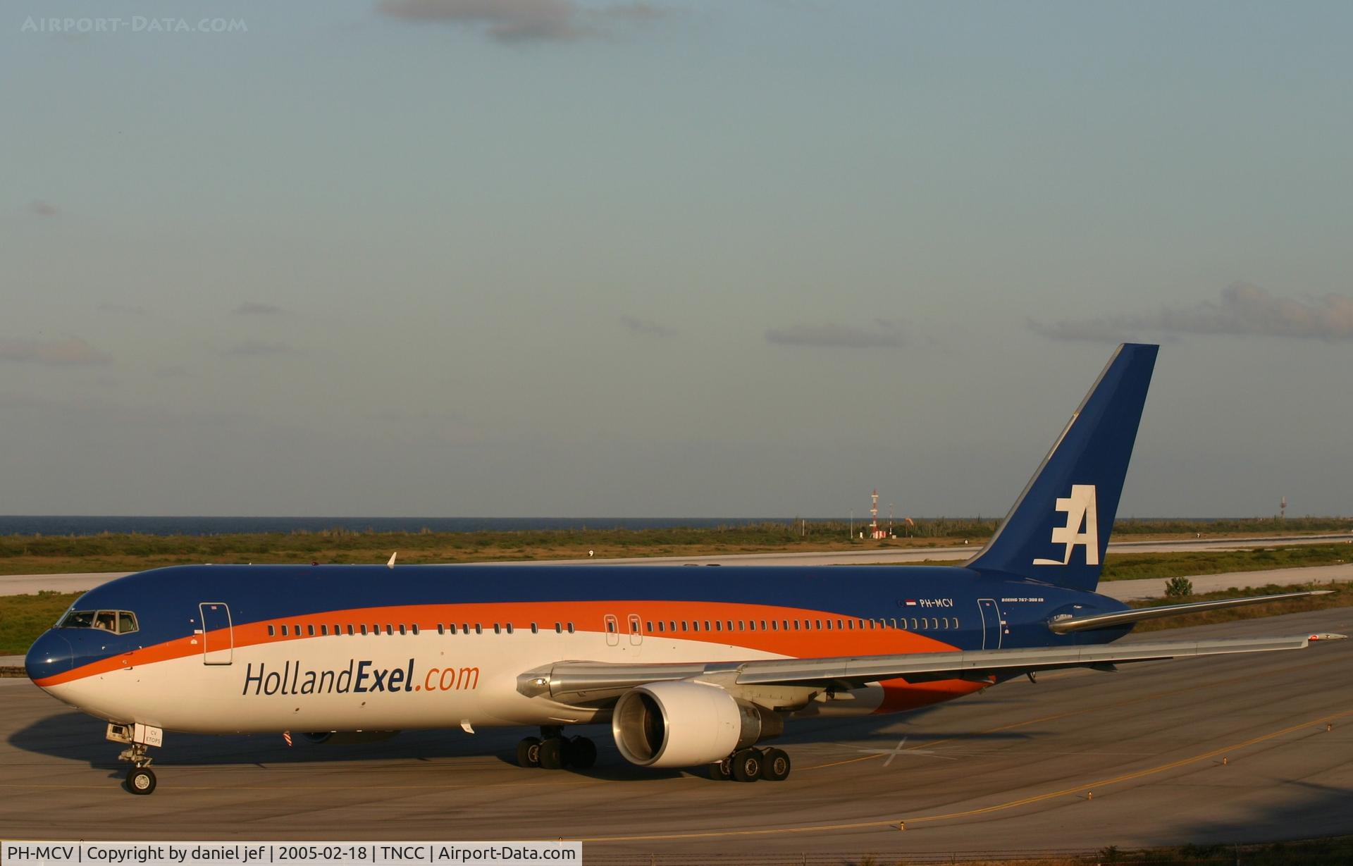 PH-MCV, 1995 Boeing 767-31A C/N 27619, taking off
