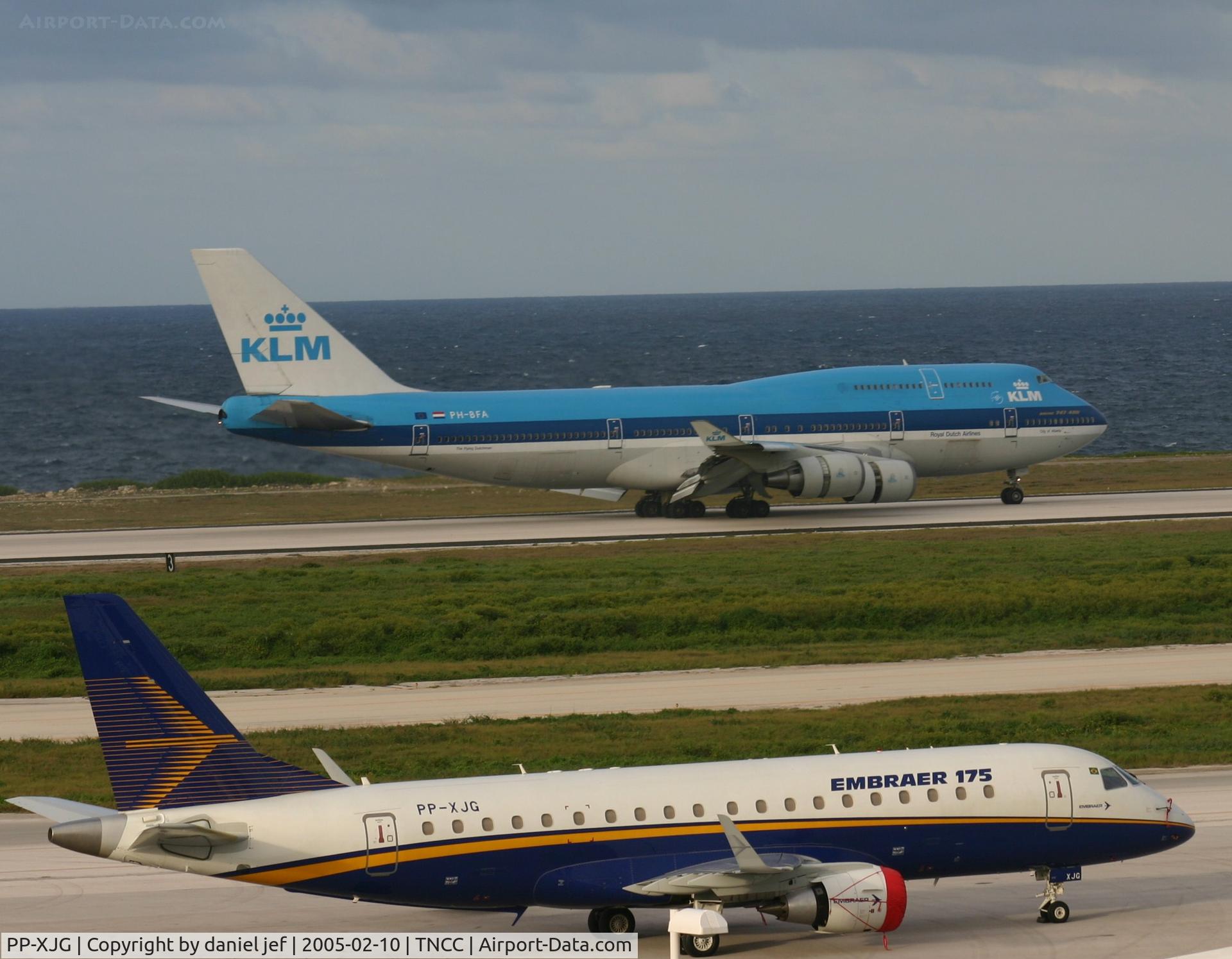 PP-XJG, 2003 Embraer 175LR (ERJ-170-200LR) C/N 17000017, park at the ramp