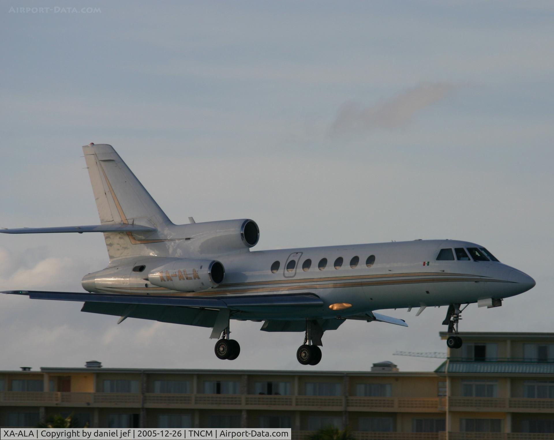 XA-ALA, 1988 Dassault Falcon 50 C/N 188, Landing 10