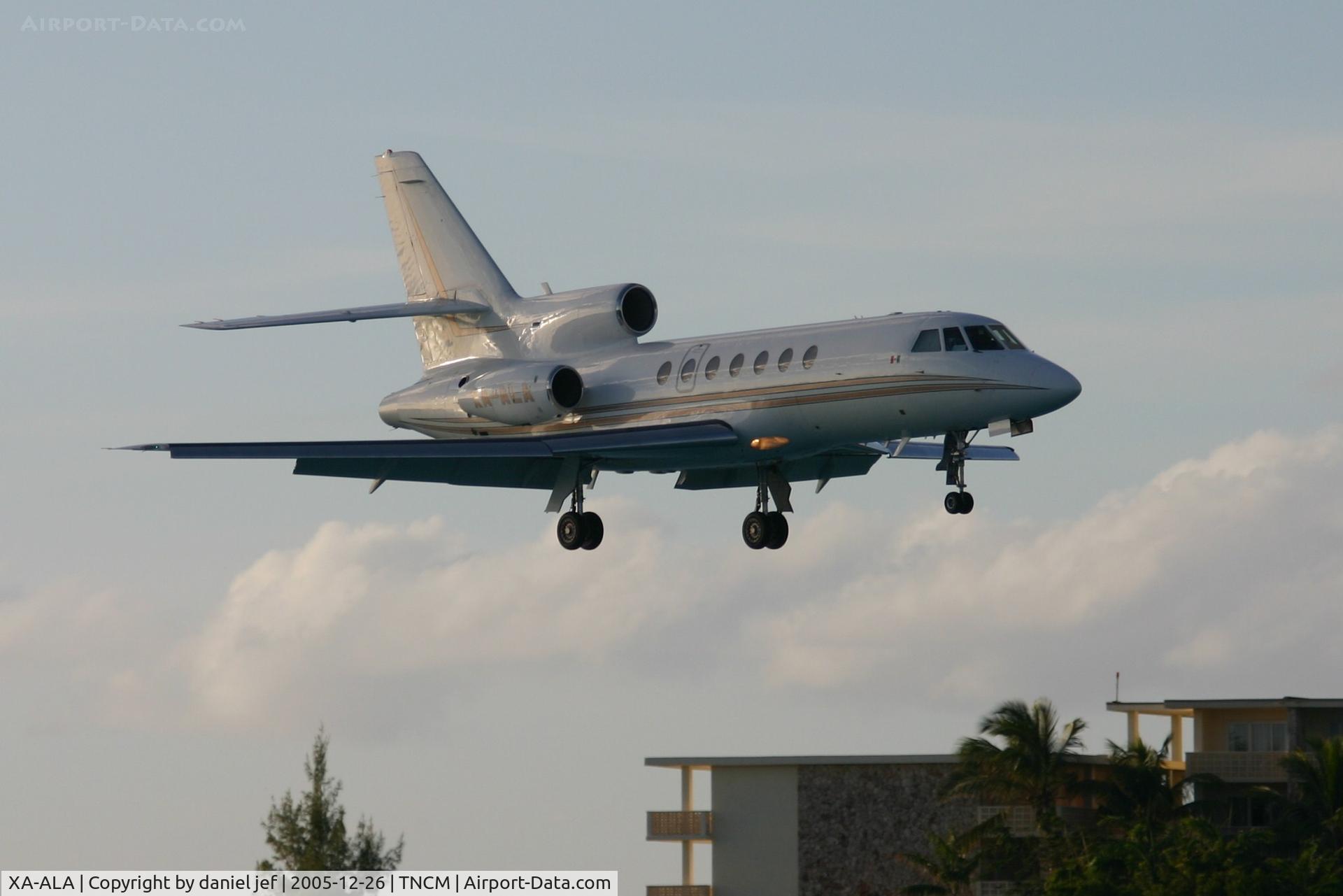 XA-ALA, 1988 Dassault Falcon 50 C/N 188, Landing 10