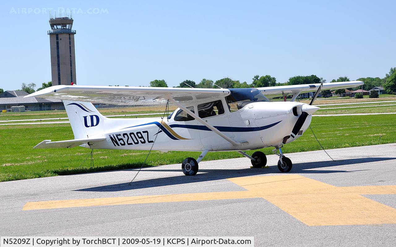 N5209Z, 2002 Cessna 172R C/N 17281119, University of Dubuque Skyhawk at NIFA Safecon 2009.