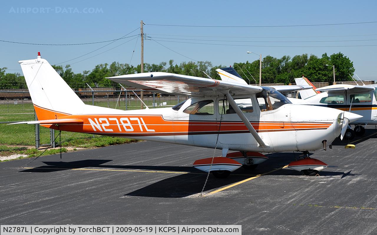 N2787L, 1967 Cessna 172H C/N 17255987, Cessna Skyhawk on West Ramp at KCPS.