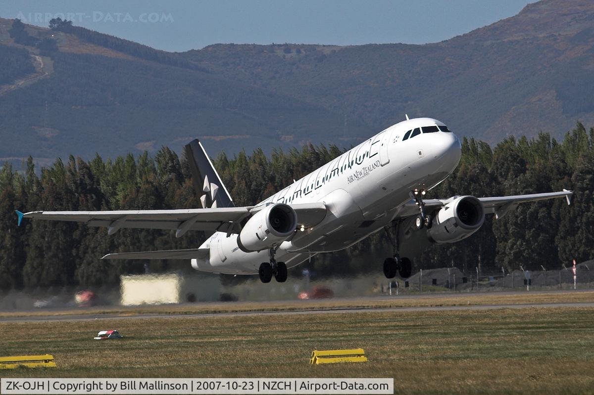 ZK-OJH, 2004 Airbus A320-232 C/N 2257, Rotating from r/w 29