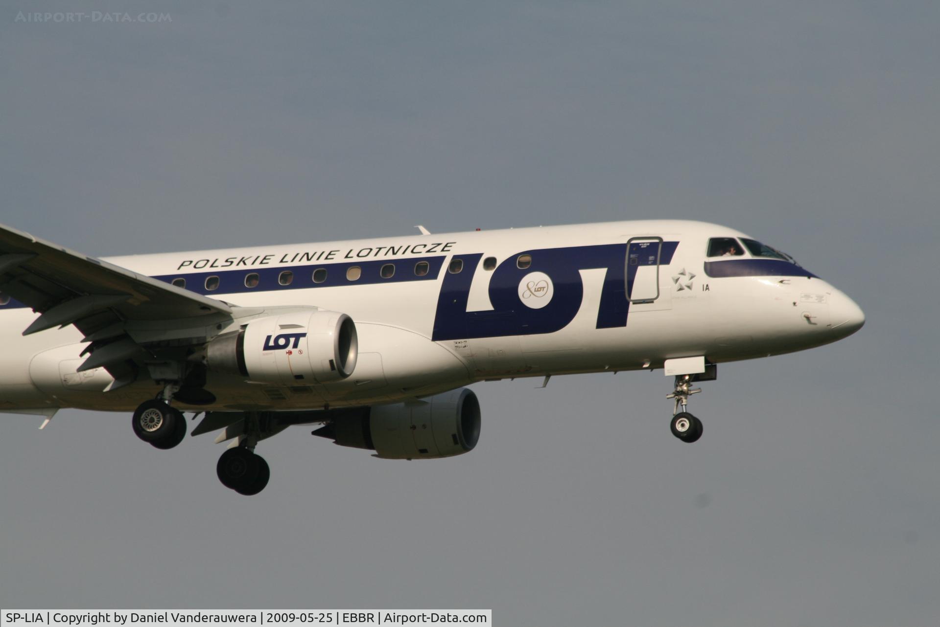 SP-LIA, 2006 Embraer 175STD (ERJ-170-200STD) C/N 17000125, arrival of flight LO235 to rwy 02