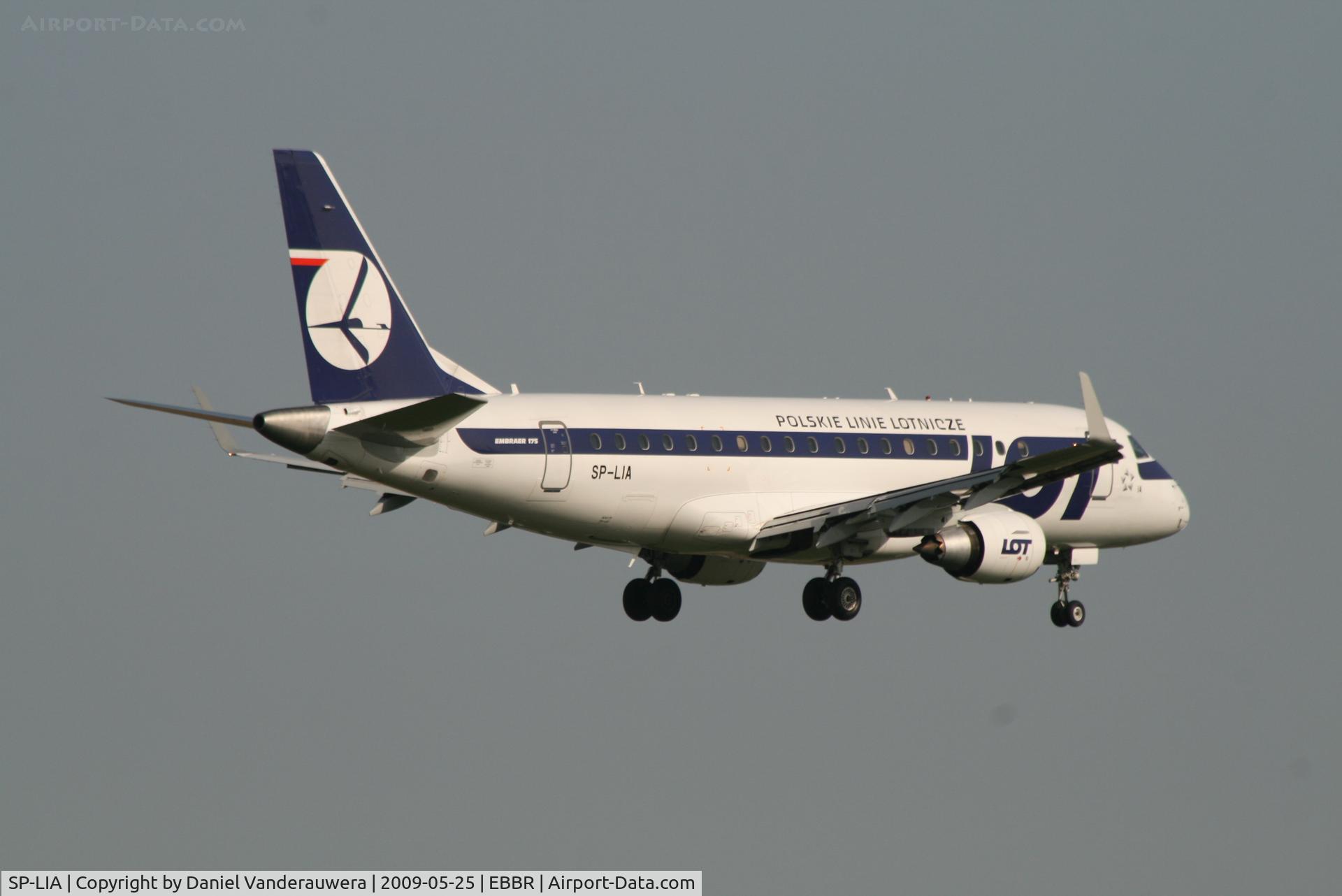SP-LIA, 2006 Embraer 175STD (ERJ-170-200STD) C/N 17000125, flight LO235 is descending to rwy 02