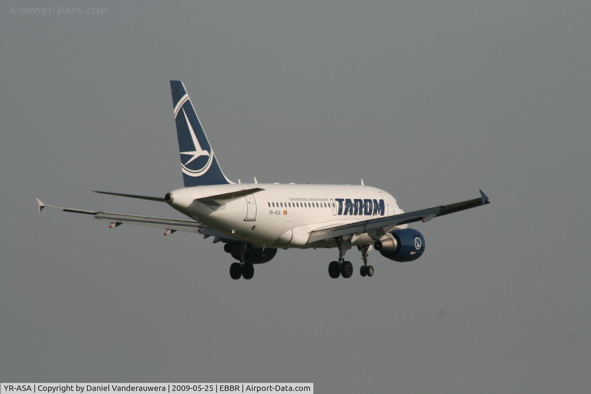 YR-ASA, 2006 Airbus A318-111 C/N 2931, flight RO371 is descending to rwy 02