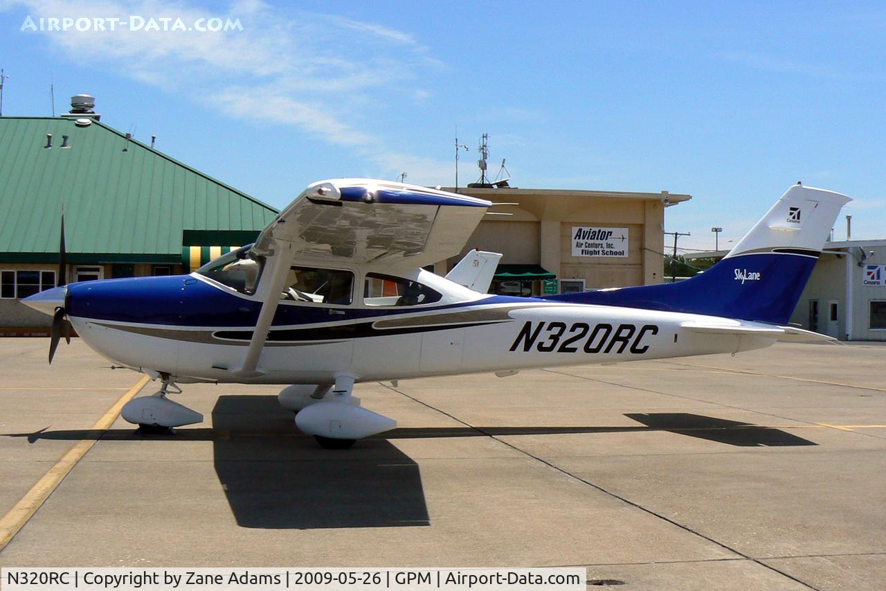 N320RC, 2004 Cessna 182T Skylane C/N 18281352, At Grand Prairie Municipal