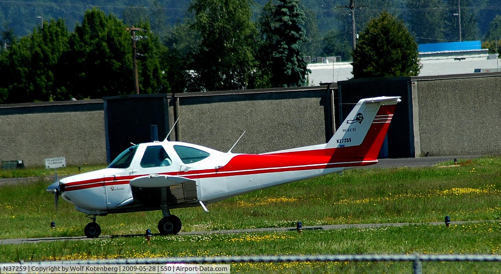 N37259, 1980 Beech 77 Skipper C/N WA-128, cleared for take-off