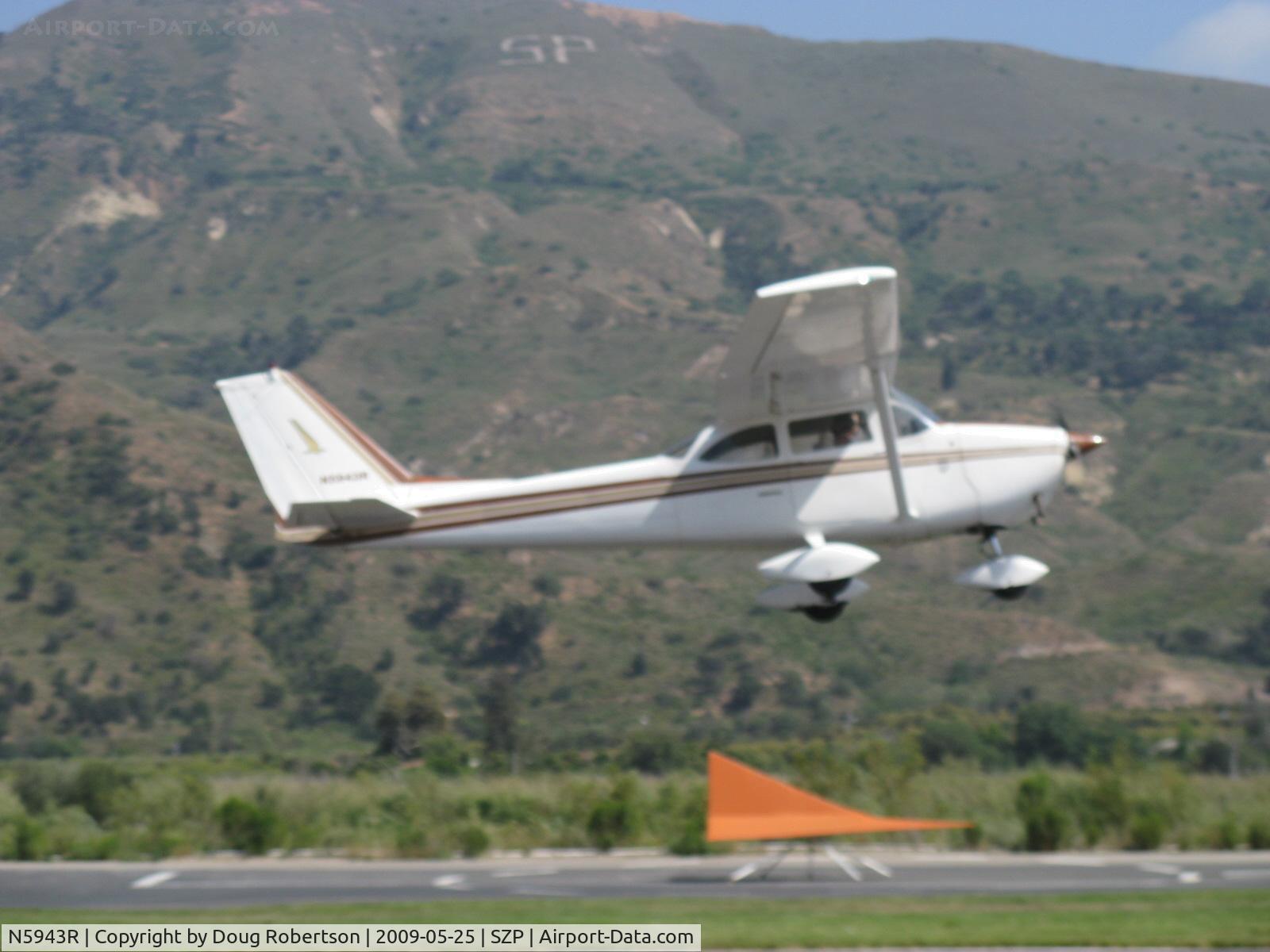 N5943R, 1965 Cessna 172G C/N 17253612, 1965 Cessna 172G, Continental O-300 145 Hp, takeoff climb Rwy 22