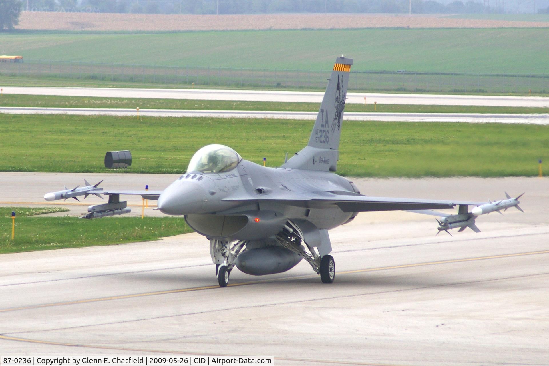 87-0236, 1987 General Dynamics F-16C Fighting Falcon C/N 5C-497, Cyclone 22 taxiing on A4 to Landmark FBO.  Diverted from DSM due to weather there.