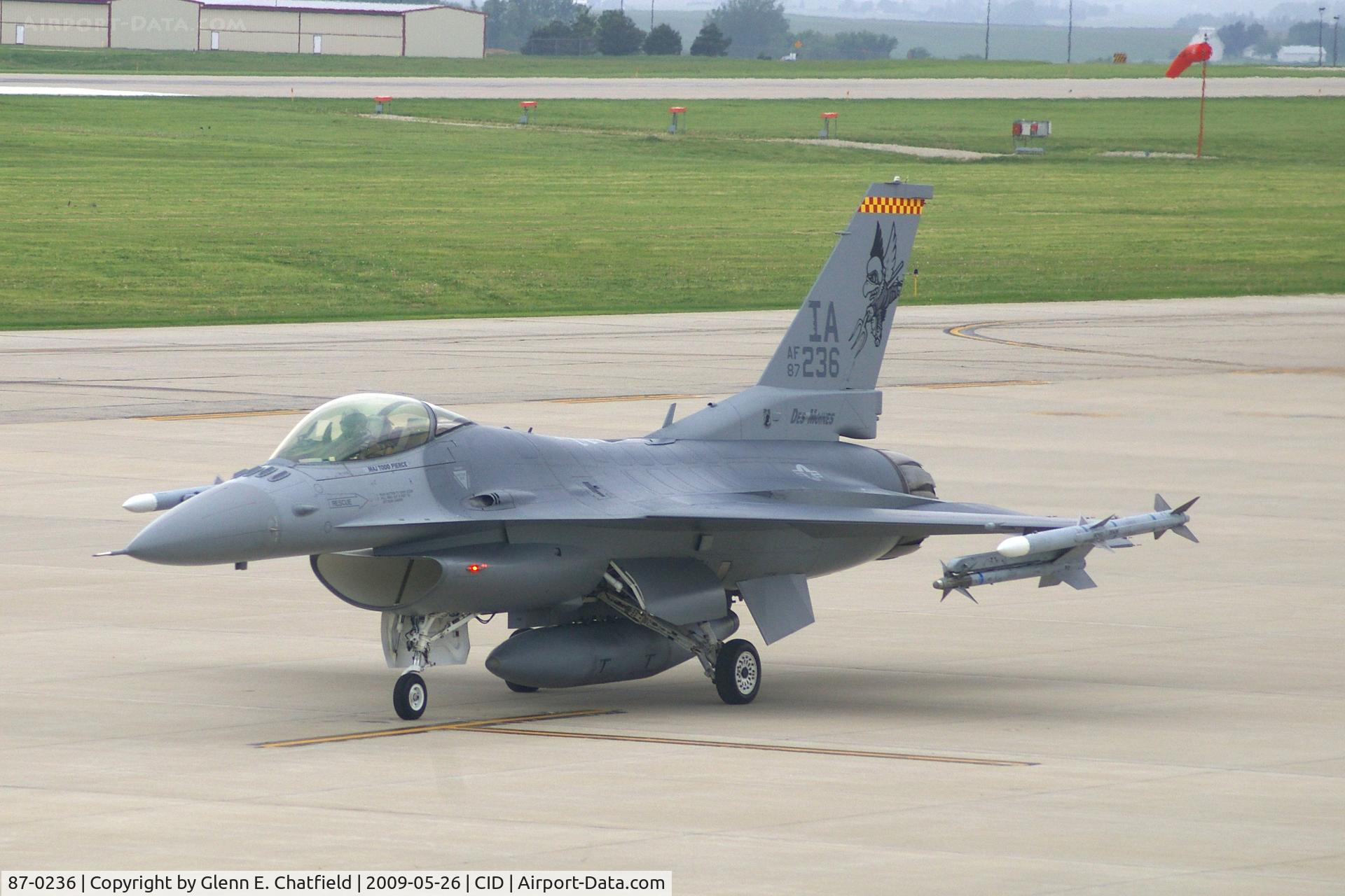 87-0236, 1987 General Dynamics F-16C Fighting Falcon C/N 5C-497, Cyclone 22 parked at Landmark FBO.  Diverted from DSM due to weather there.