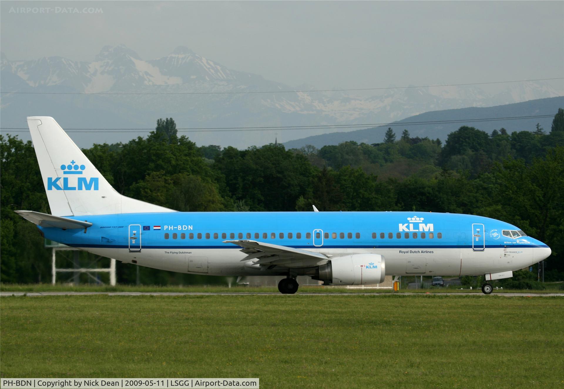 PH-BDN, 1988 Boeing 737-306 C/N 24261, LSGG