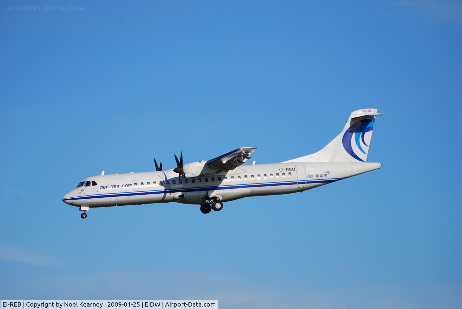 EI-REB, 1996 ATR 72-202 C/N 470, Landing Rwy 28 EIDW