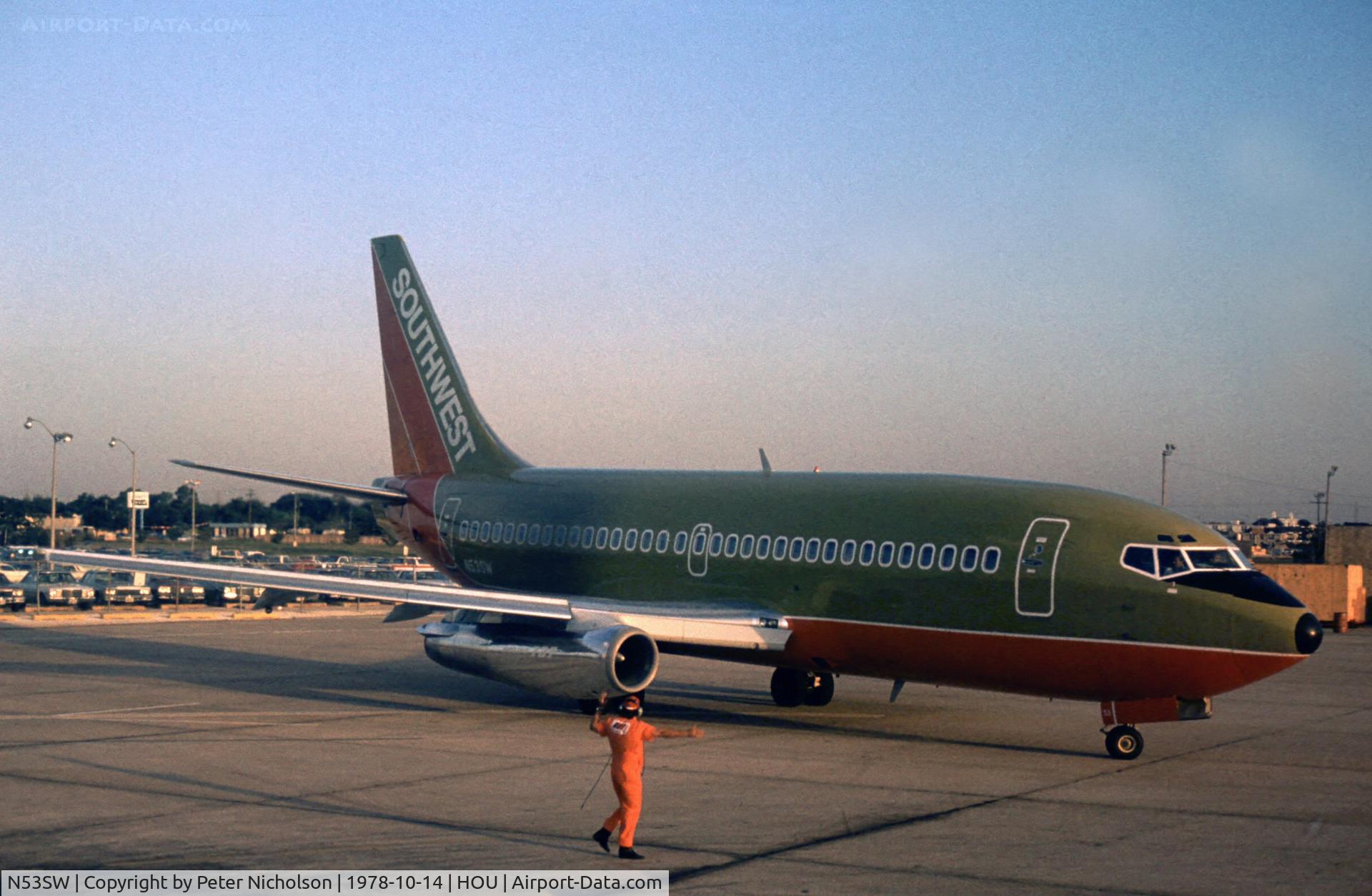 N53SW, 1978 Boeing 737-2H4 C/N 21534, Boeing 737 of Southwest Airlines arriving at Houston Hobby in October 1978.