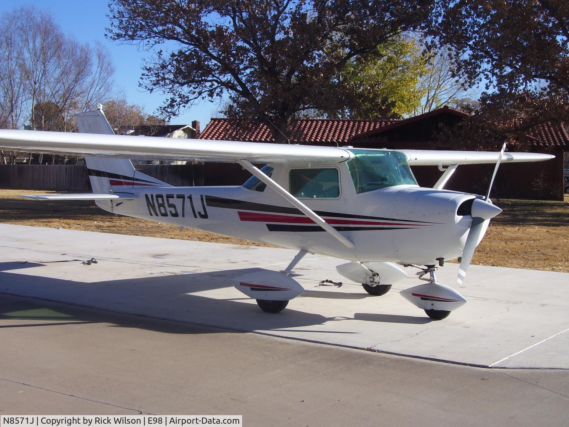 N8571J, 1967 Cessna 150G C/N 15066471, Another Shot