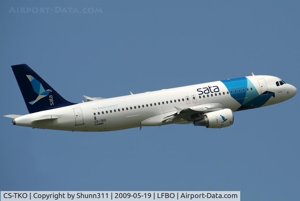 CS-TKO, 2009 Airbus A320-214 C/N 3891, First A320 aircraft in new c/s for SATA...