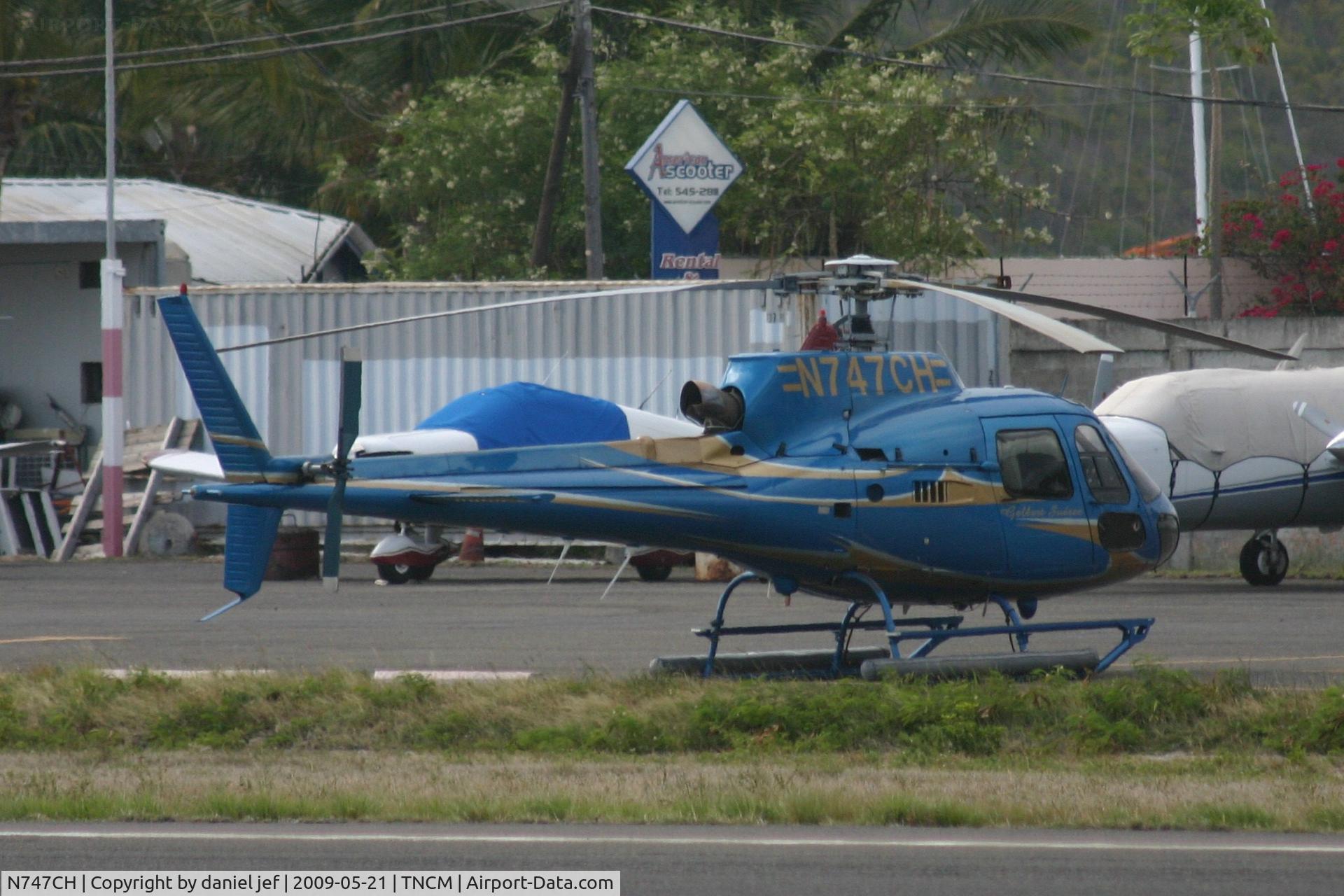N747CH, 1999 Eurocopter AS-350B-2 Ecureuil C/N 3157, park at the ramp