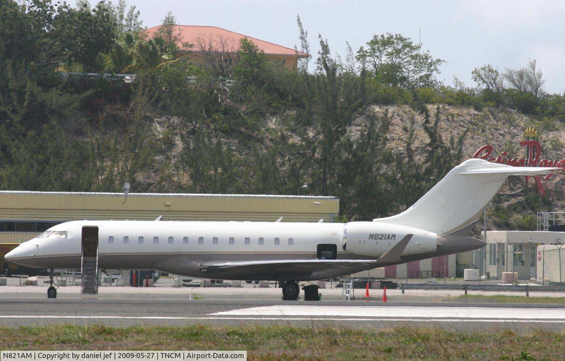 N821AM, 2005 Bombardier BD-700-1A10 Global Express C/N 9183, park at the cargo ramp