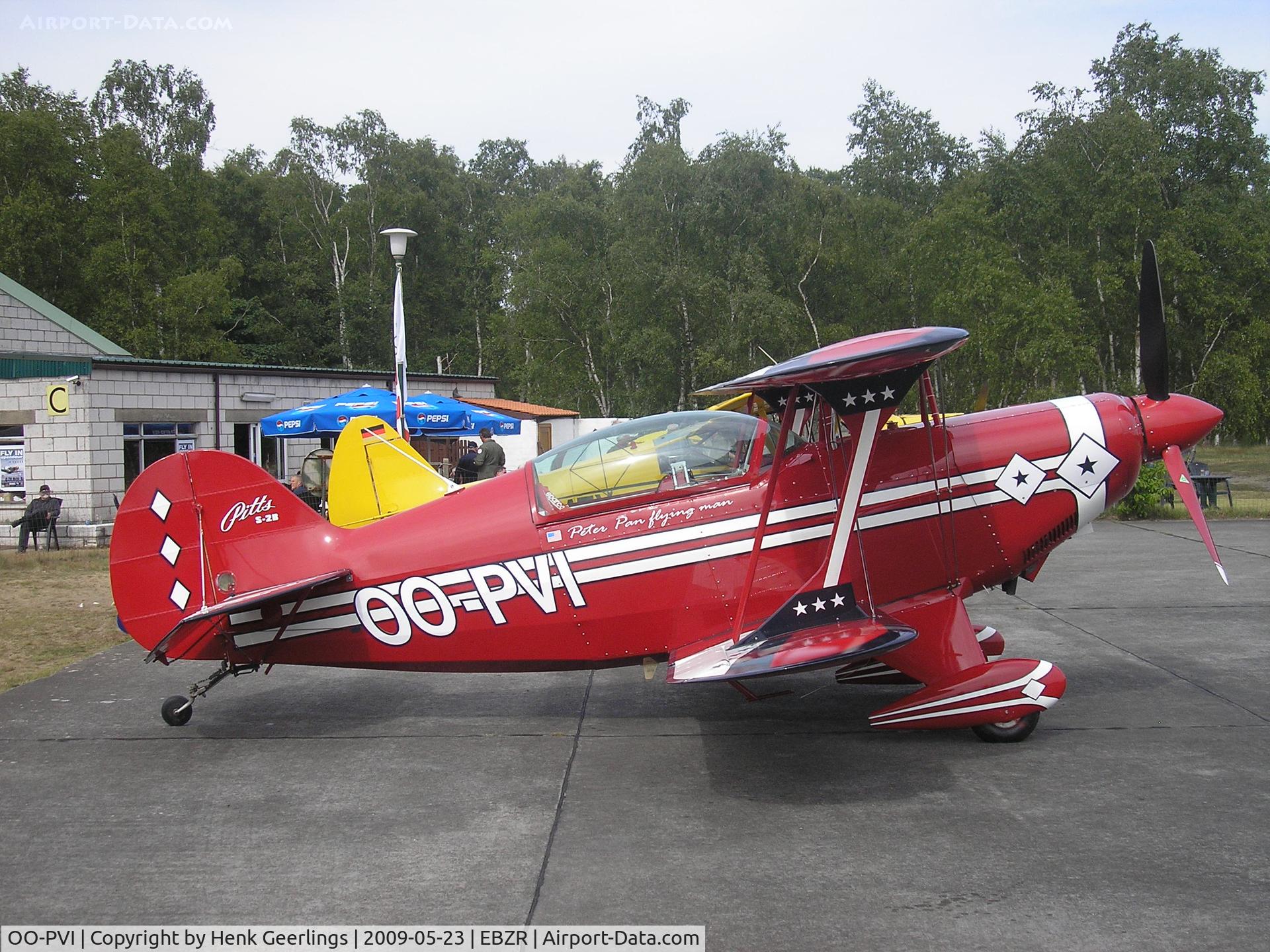 OO-PVI, 1988 Pitts S-2B Special C/N 5144, Visitor at Chipmunk Fly In