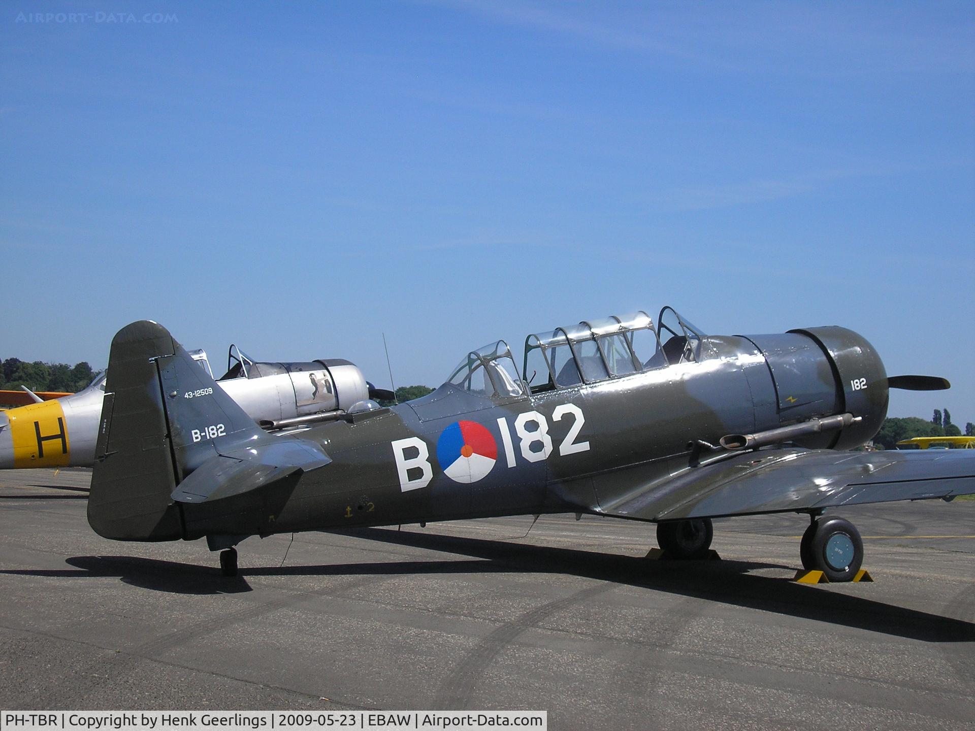 PH-TBR, 1943 Noorduyn AT-16 Harvard IIB C/N 14A-808, Visitor Stampe Fly In , Deurne