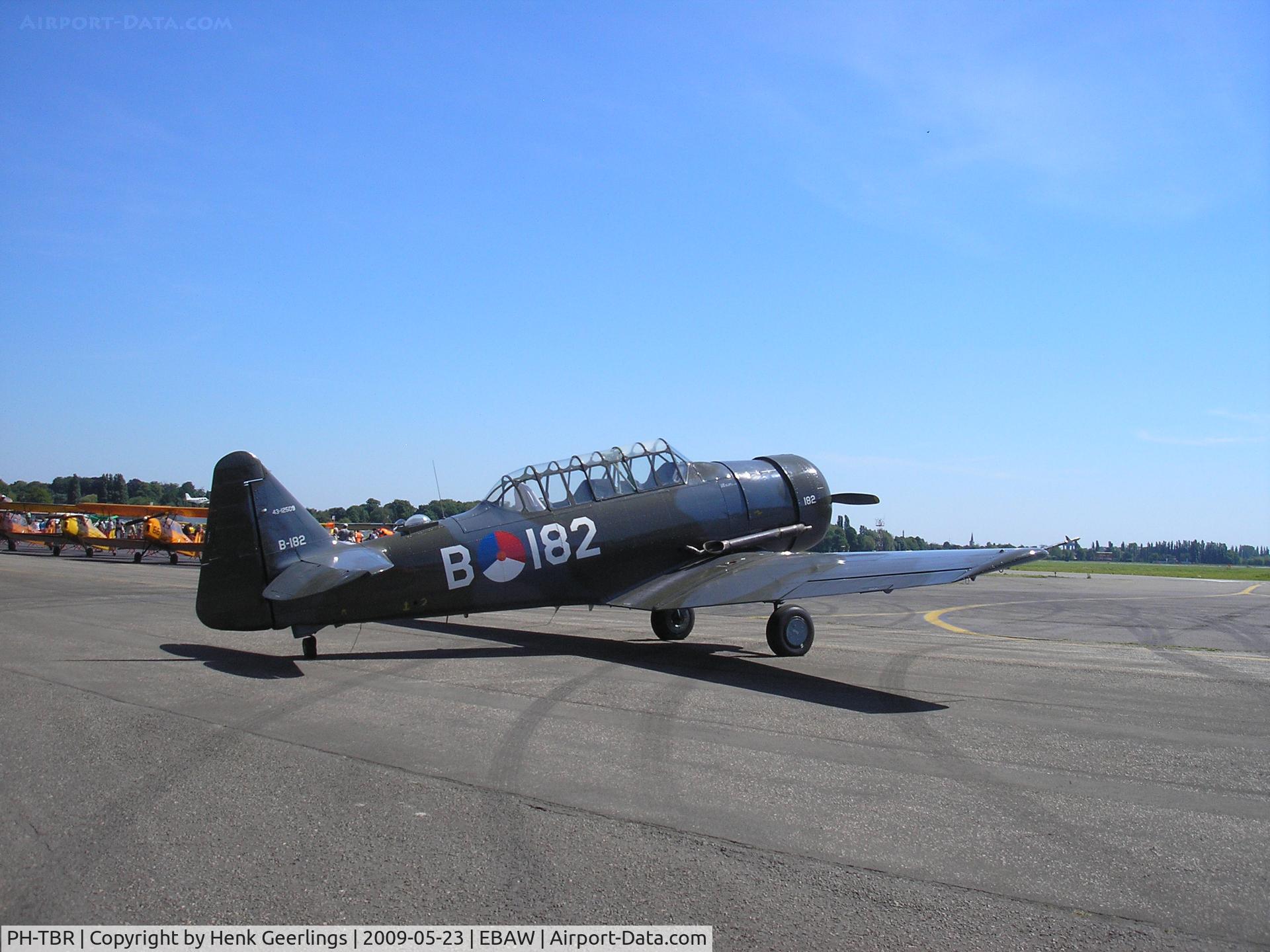 PH-TBR, 1943 Noorduyn AT-16 Harvard IIB C/N 14A-808, Visitor Stampe Fly In , Deurne