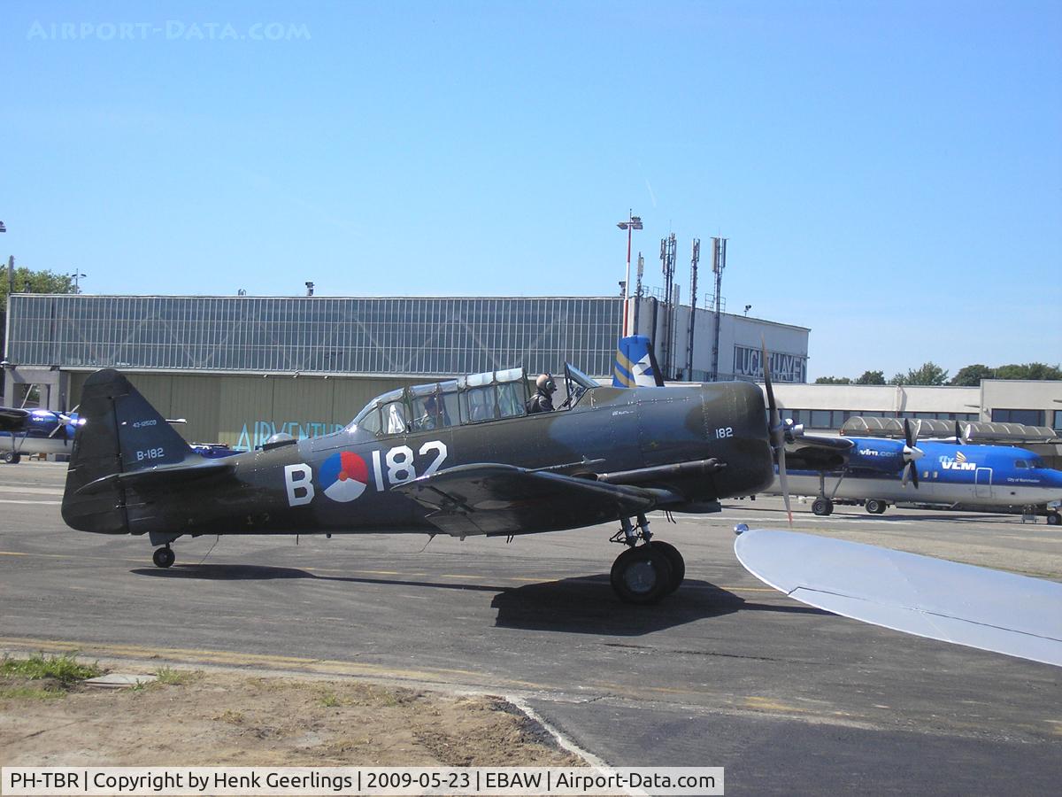 PH-TBR, 1943 Noorduyn AT-16 Harvard IIB C/N 14A-808, Visitor Stampe Fly In , Deurne