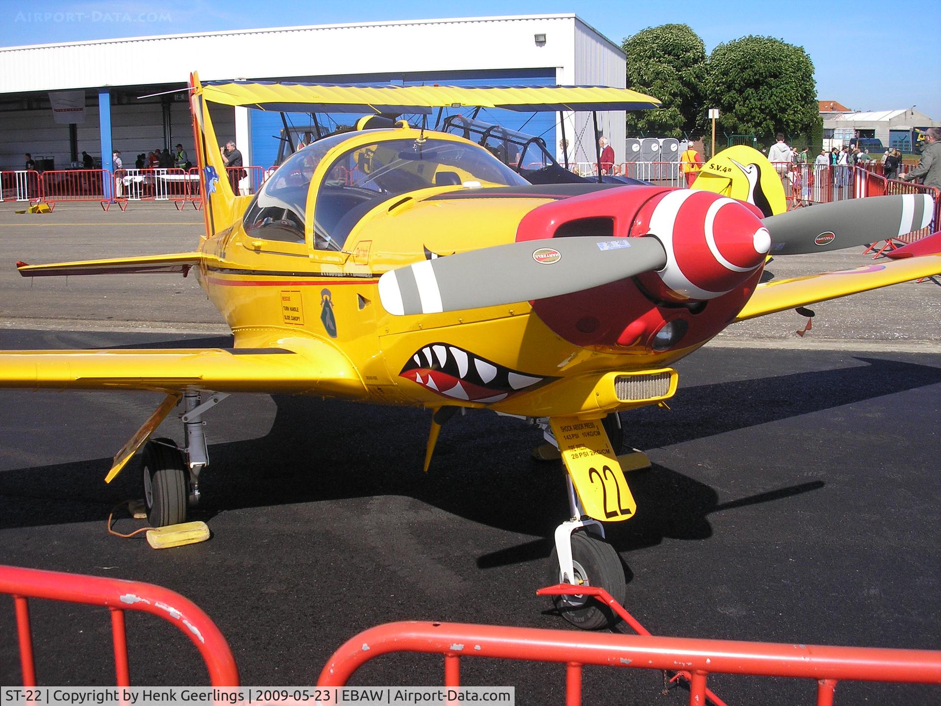 ST-22, SIAI-Marchetti SF-260M C/N 10-22, Visitor Stampe Fly In , Deurne