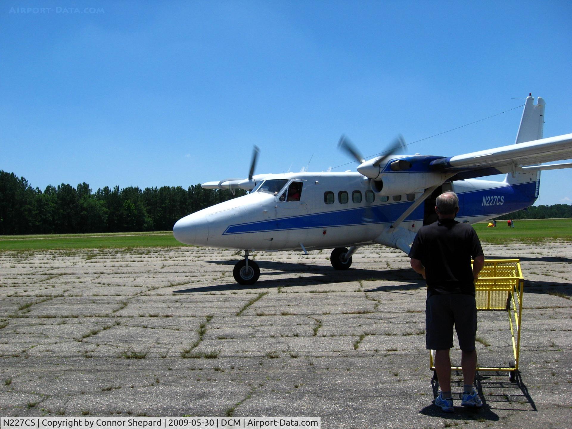 N227CS, 1966 De Havilland Canada DHC-6-100 Twin Otter C/N 27, U-Turn