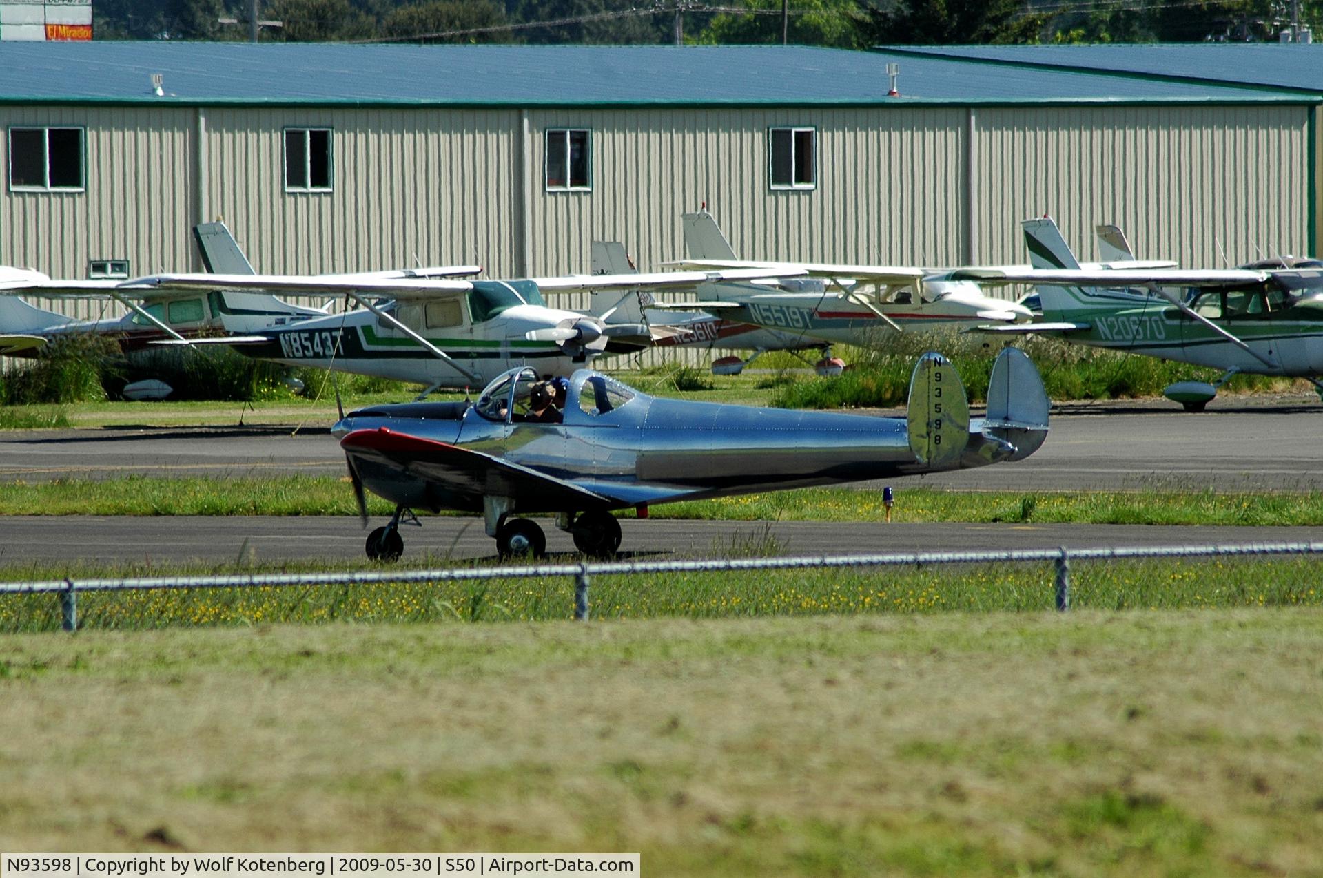 N93598, 1946 Erco 415C Ercoupe C/N 921, rolling on the taxiway