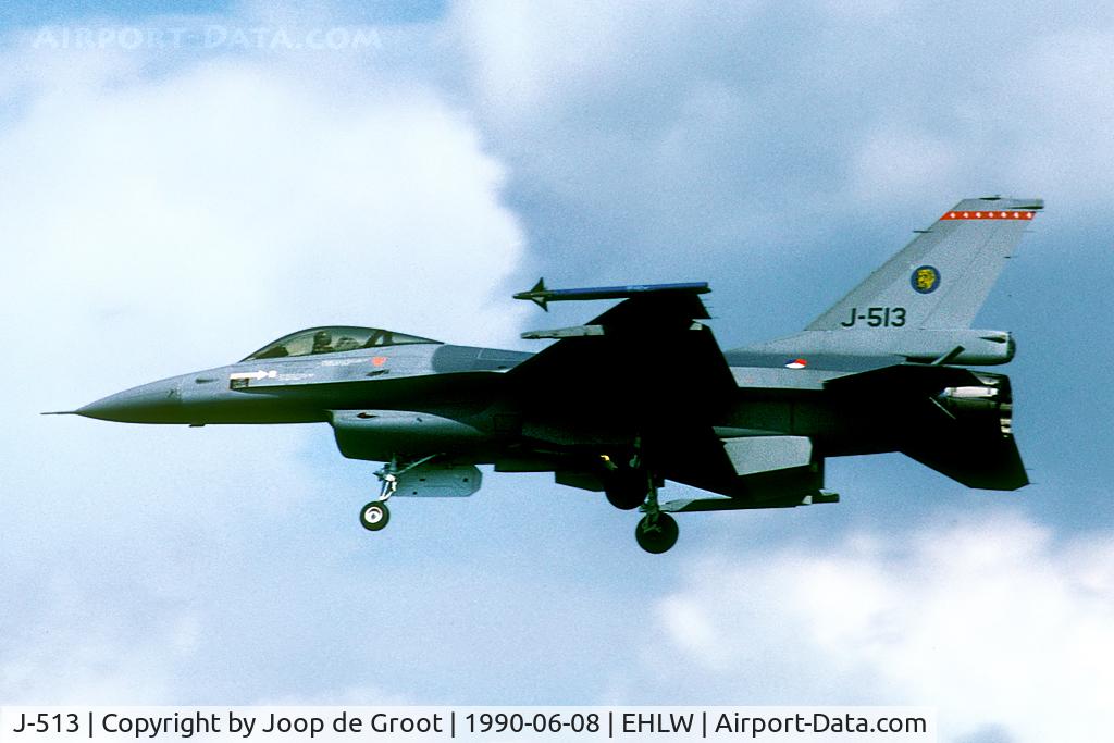 J-513, Fokker F-16A Fighting Falcon C/N 6D-152, arrival for the 1990 Open House.