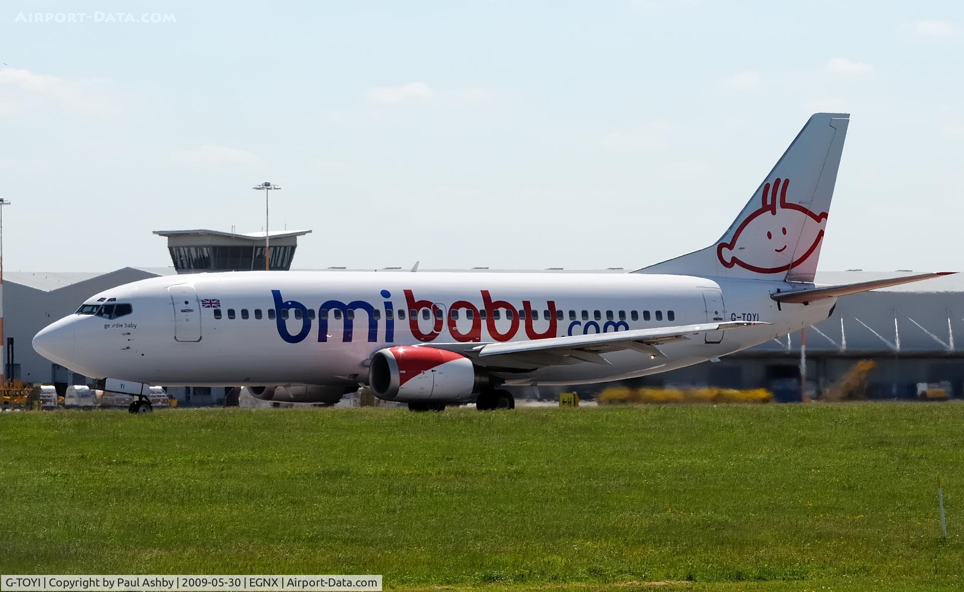 G-TOYI, 1998 Boeing 737-3Q8 C/N 28054, Boeing 737