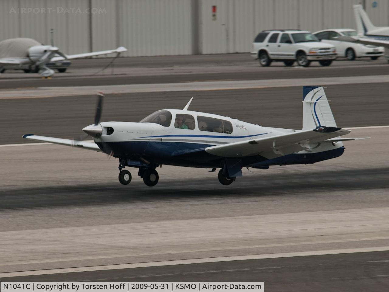 N1041C, 2003 Mooney M20M Bravo C/N 270321, N1041C arriving on RWY 21