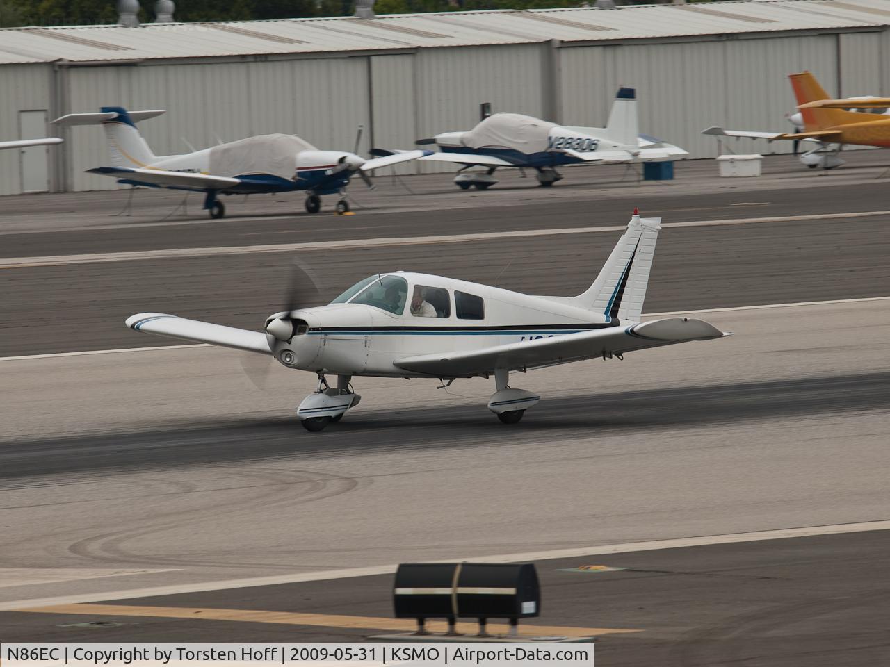 N86EC, 1974 Piper PA-28-140 C/N 28-7525026, N86EC departing from RWY 21