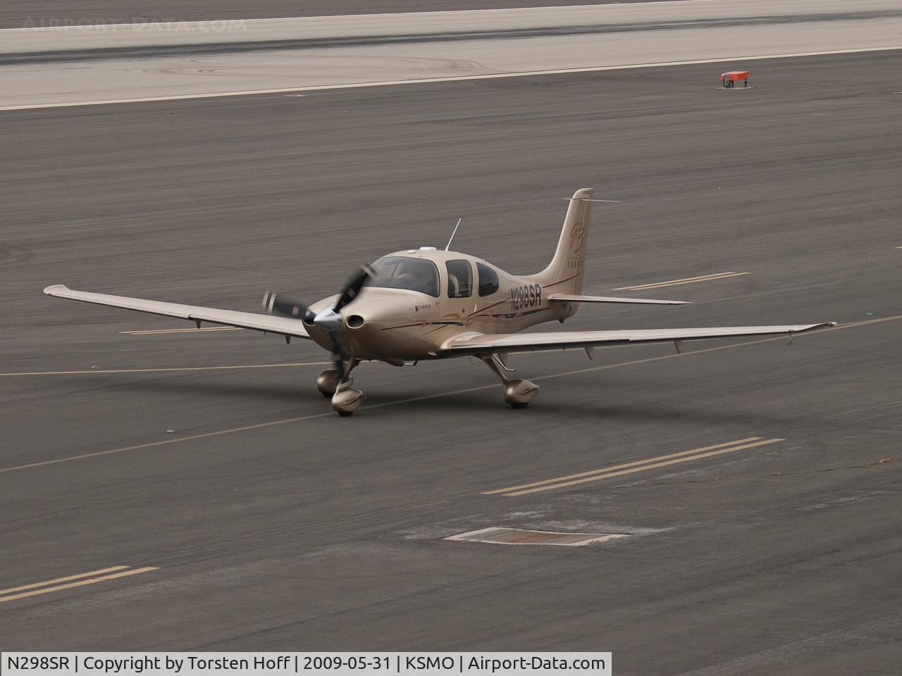 N298SR, 2007 Cirrus SR-22 G3-GTS Turbo C/N 2506, N298SR taxiing